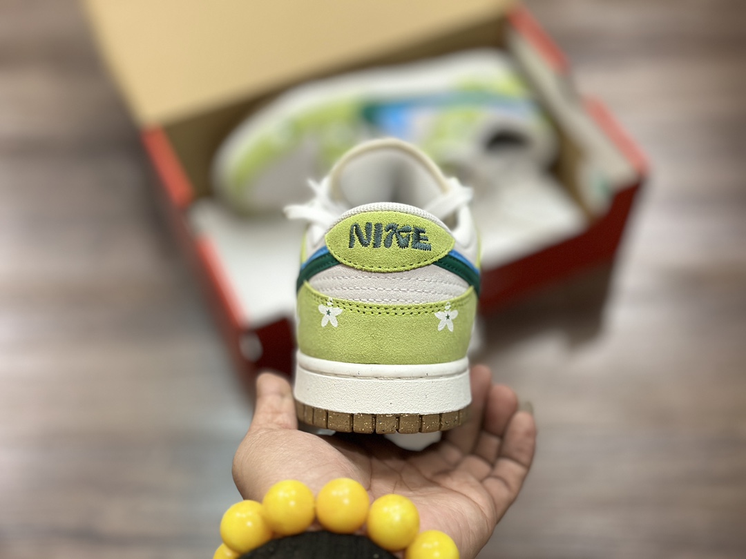 260 NIKE SB Dunk Low 低帮休闲运动鞋 DO9457-125