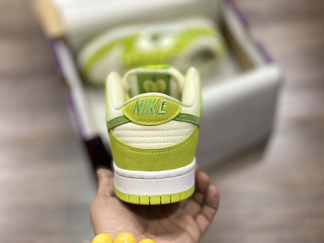 300 NIKE SB Dunk Low 青苹果 低帮休闲运动鞋  DM0807-300