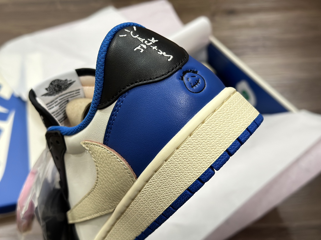 480 Travis Scott × Jordan Air Jordan 1 Low OG SP 蓝白闪电倒钩  DM7866-140