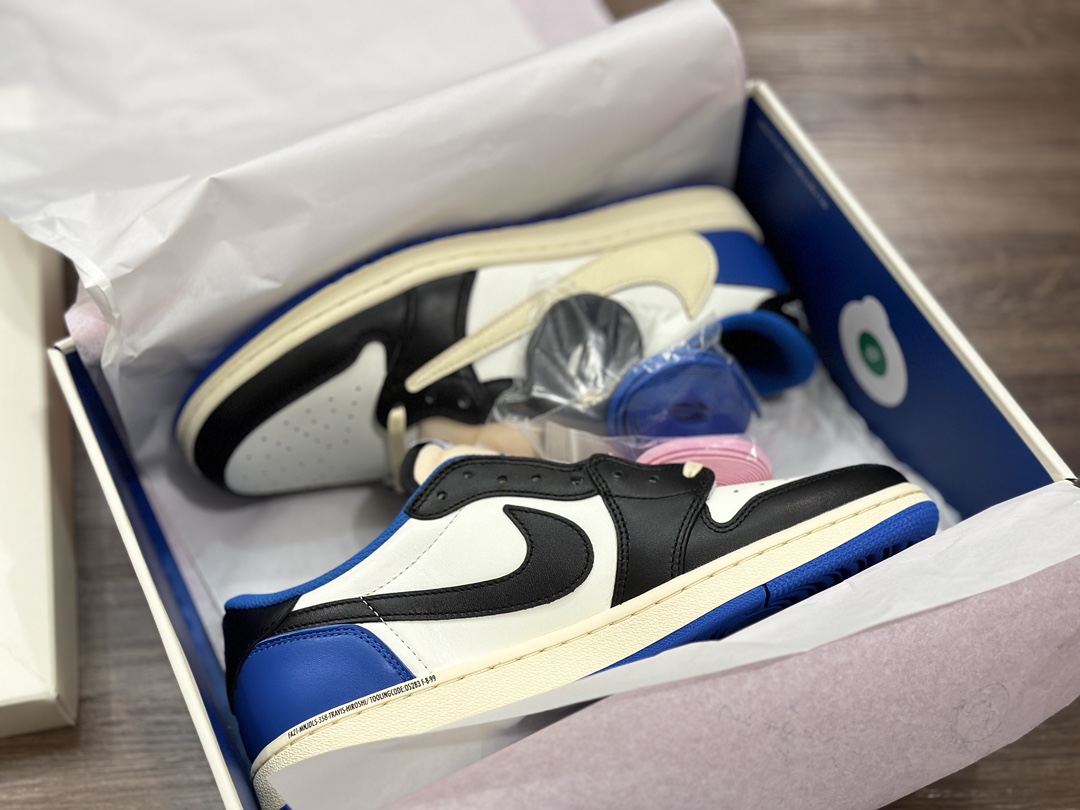 480 Travis Scott × Jordan Air Jordan 1 Low OG SP 蓝白闪电倒钩  DM7866-140