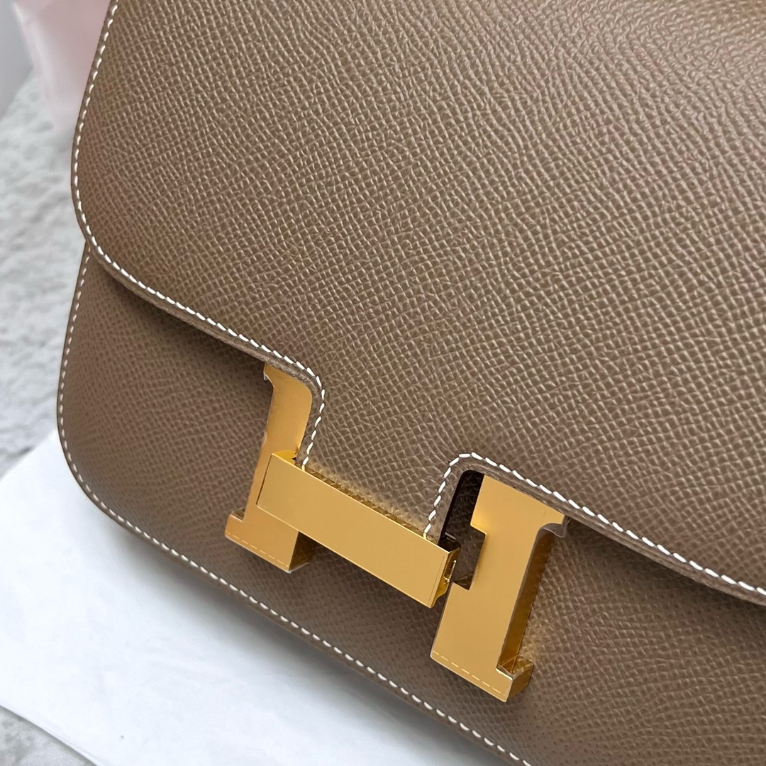 Hermès 25 small quantity arrived! Mirror Constance19cm Epsom original palmprint leather ck18 elephant gray Etoupe gold buckle mirror style top ha