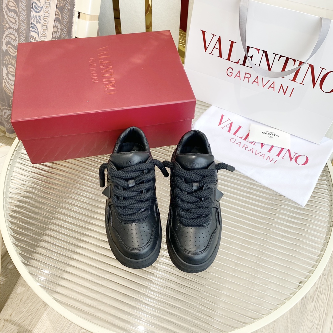 Valentin*o华伦2023走秀