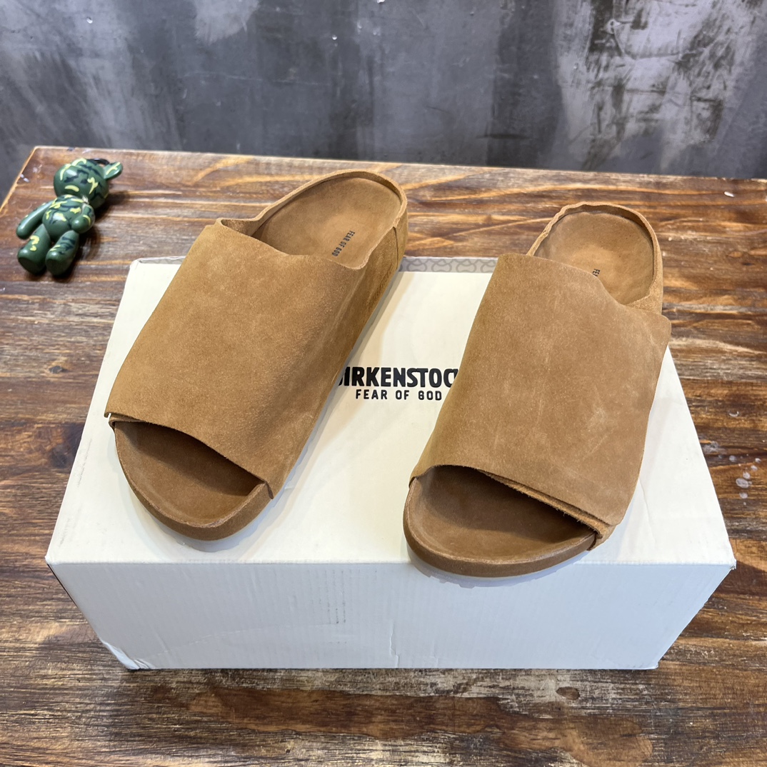 Fear of God of God BIRKENSTOCK联名勃肯系列拖鞋