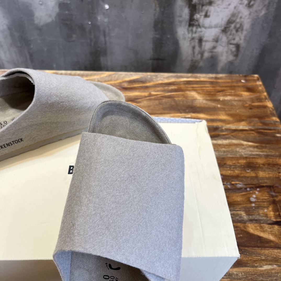 Fear of God of God BIRKENSTOCK联名勃肯系列拖鞋