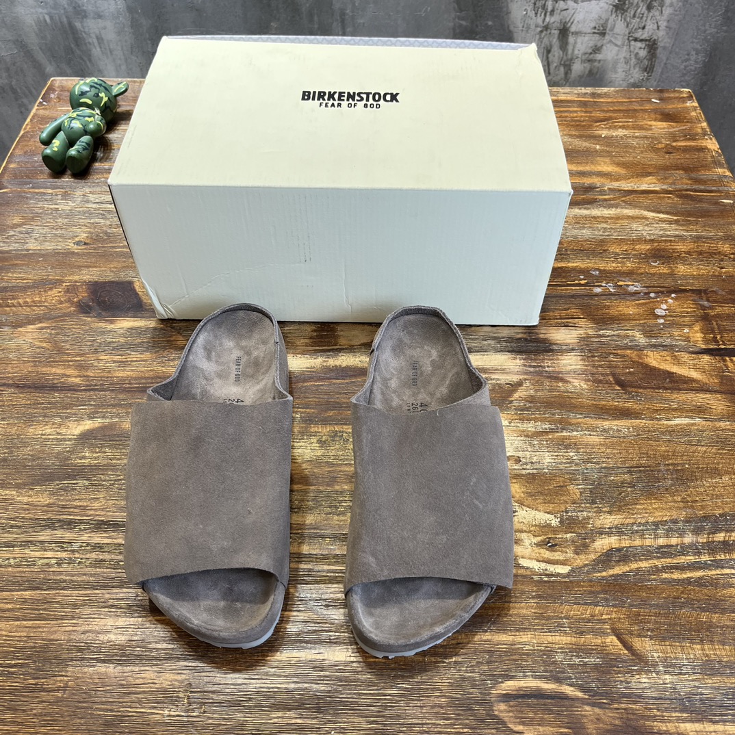 Fear of God of God BIRKENSTOCK联名勃肯系列拖鞋