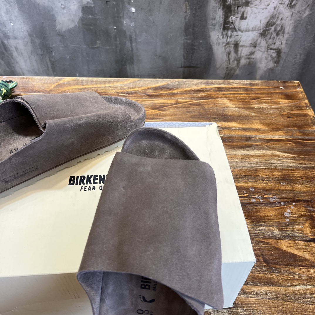 Fear of God of God BIRKENSTOCK联名勃肯系列拖鞋