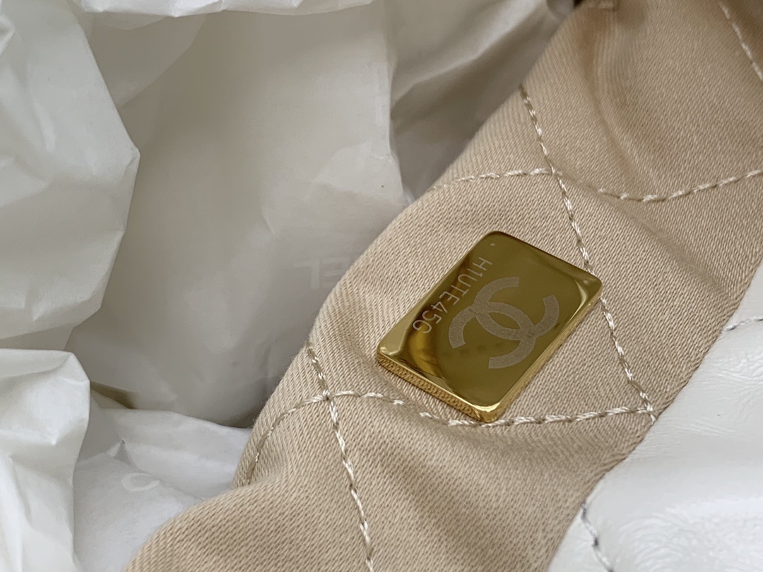 原厂皮现货23smini22bag️这是我这季里面最最最最最最最期待喜欢的一款了️火遍全网太绝了️一包难