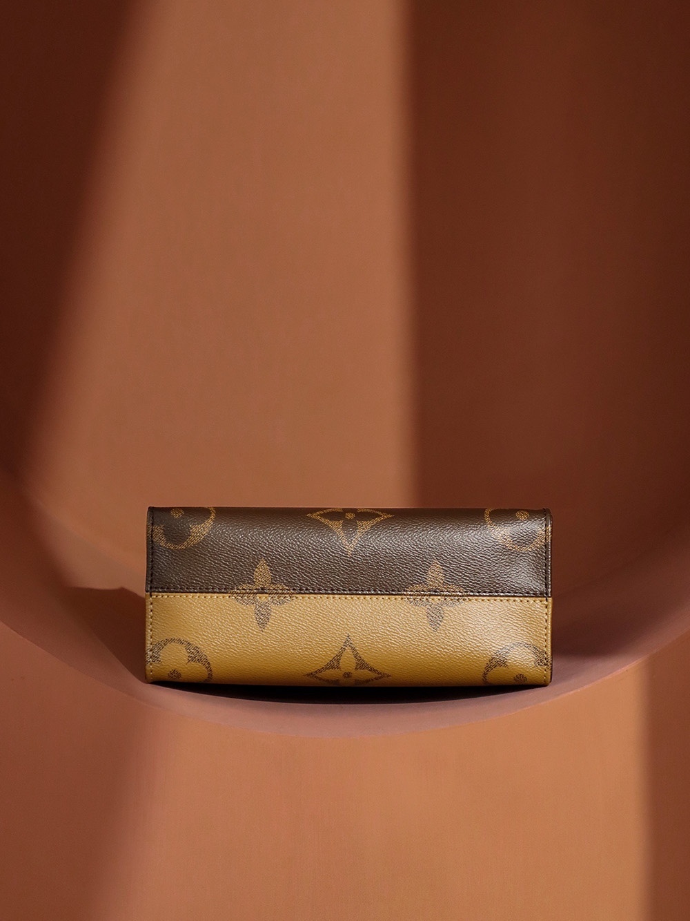 ᵒⁿᵗʰᵉᵍᵒ小号系列M46373早春系列独家品质尺寸25x19x11.5ᶜᵐ本季新品的最佳选择小号系列
