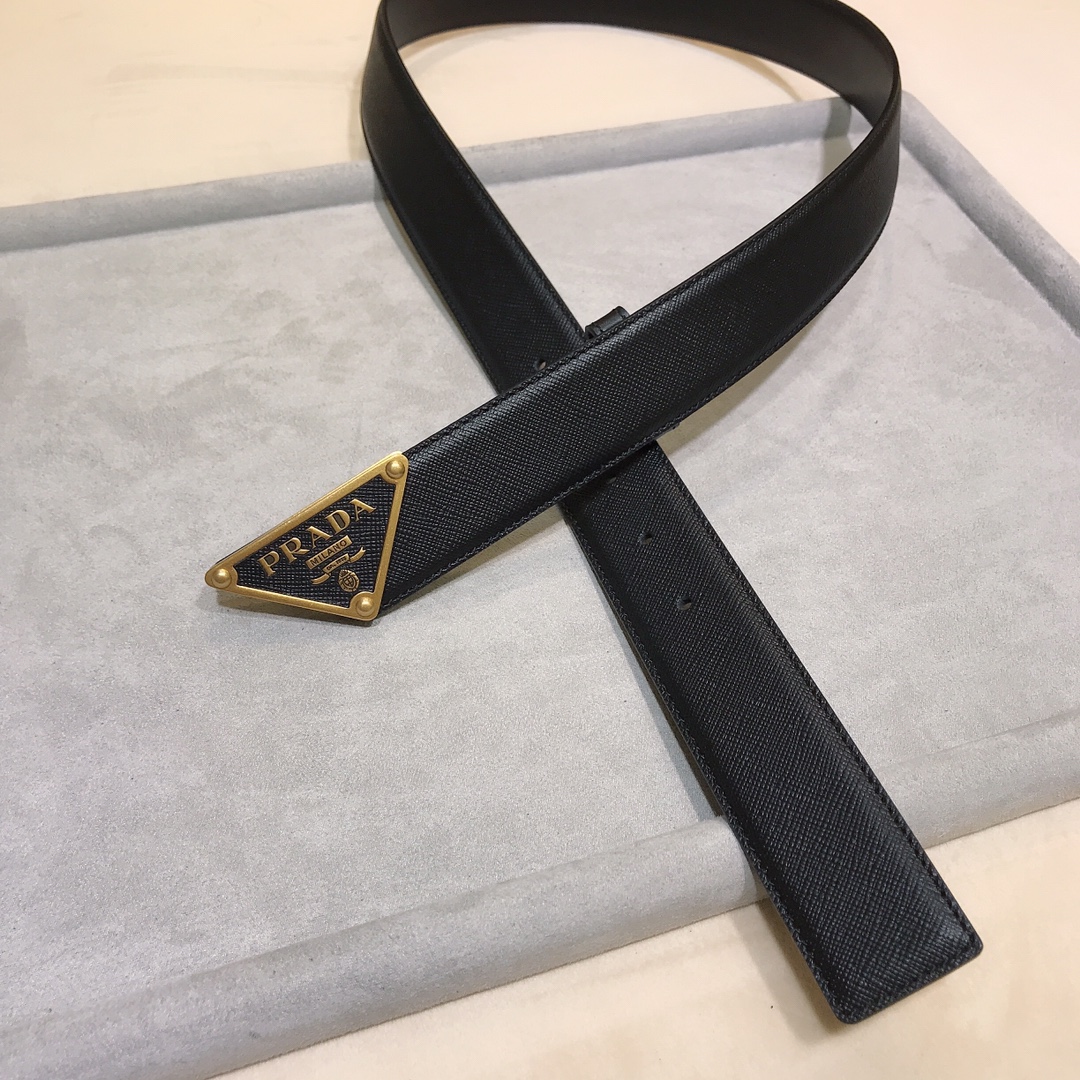 普拉达ＰＲＡＤＡ专柜款小牛皮尺寸3.