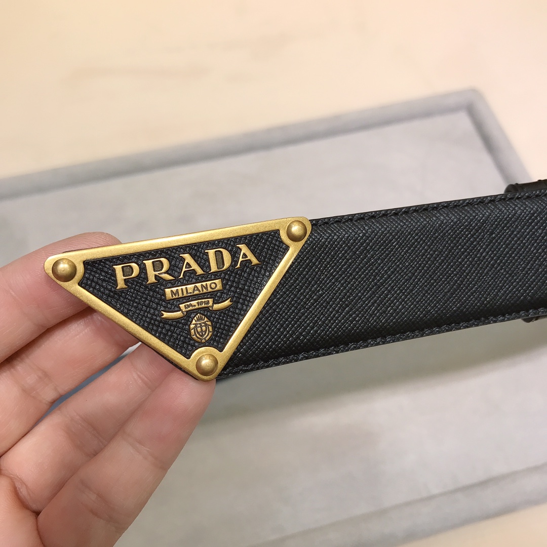 普拉达ＰＲＡＤＡ专柜款小牛皮尺寸3.
