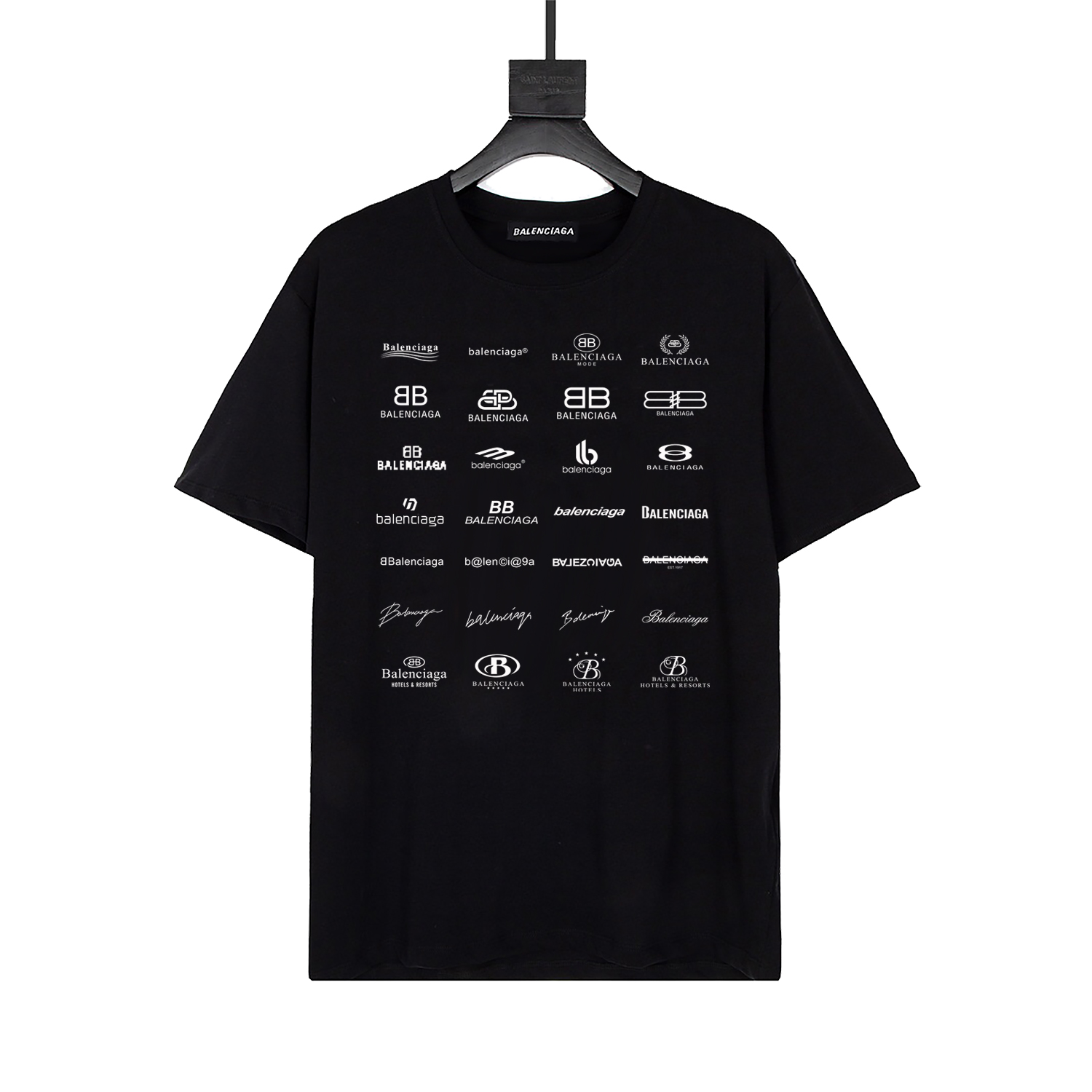 Se lanza recientemente la camiseta P70 Balenciaga/Balenciaga con cuello redondo y estampado de letras históricas. Los p…