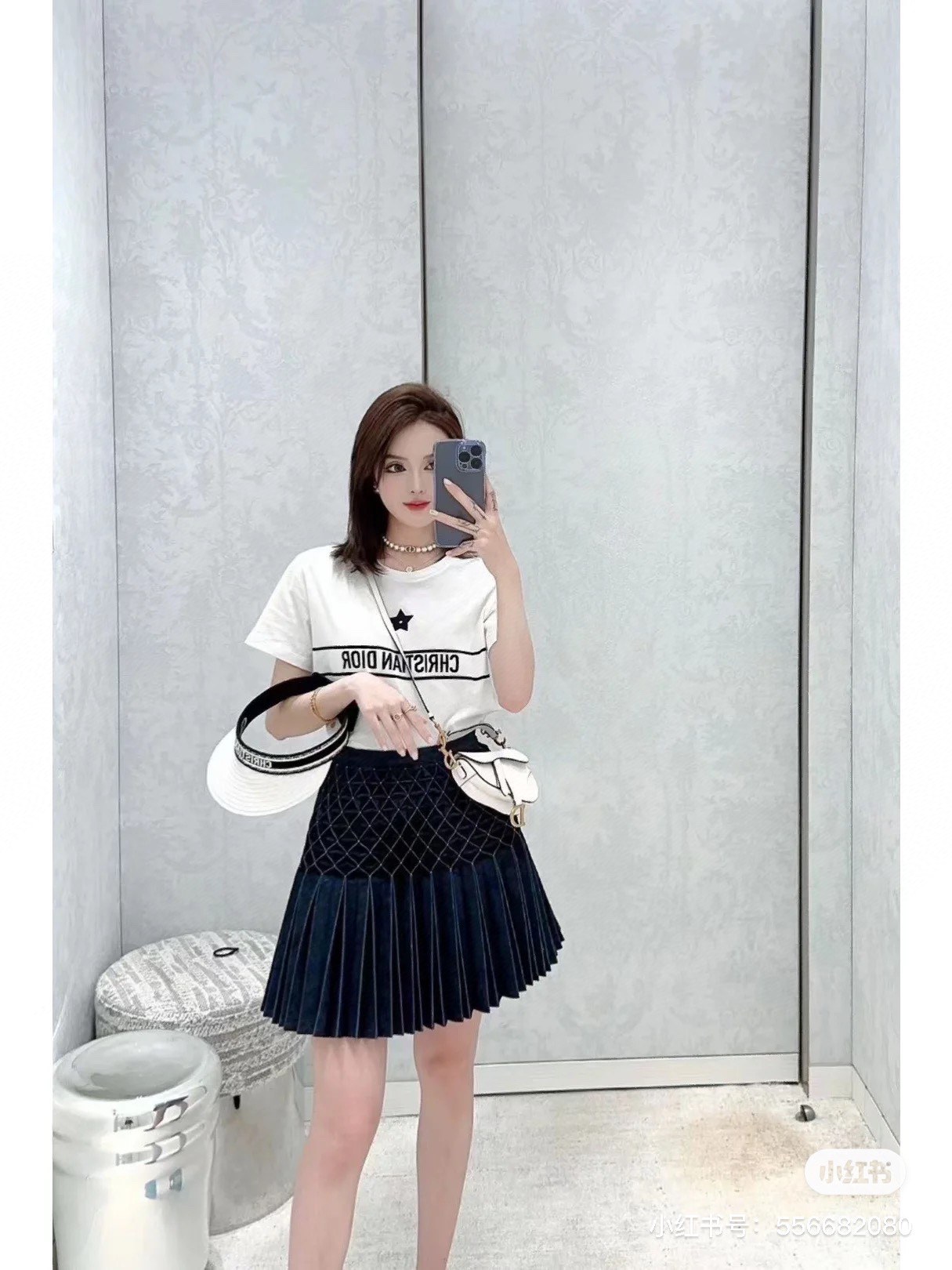 NO:308620,The most popular T-style model in D's house, looks good with shorts, skirts, dior, skirts, shorts, alexander wang19860909D家最火的一款t,搭配短裤裙子都好看,,dior,skirts,shorts,alexander wang,Women's clothing