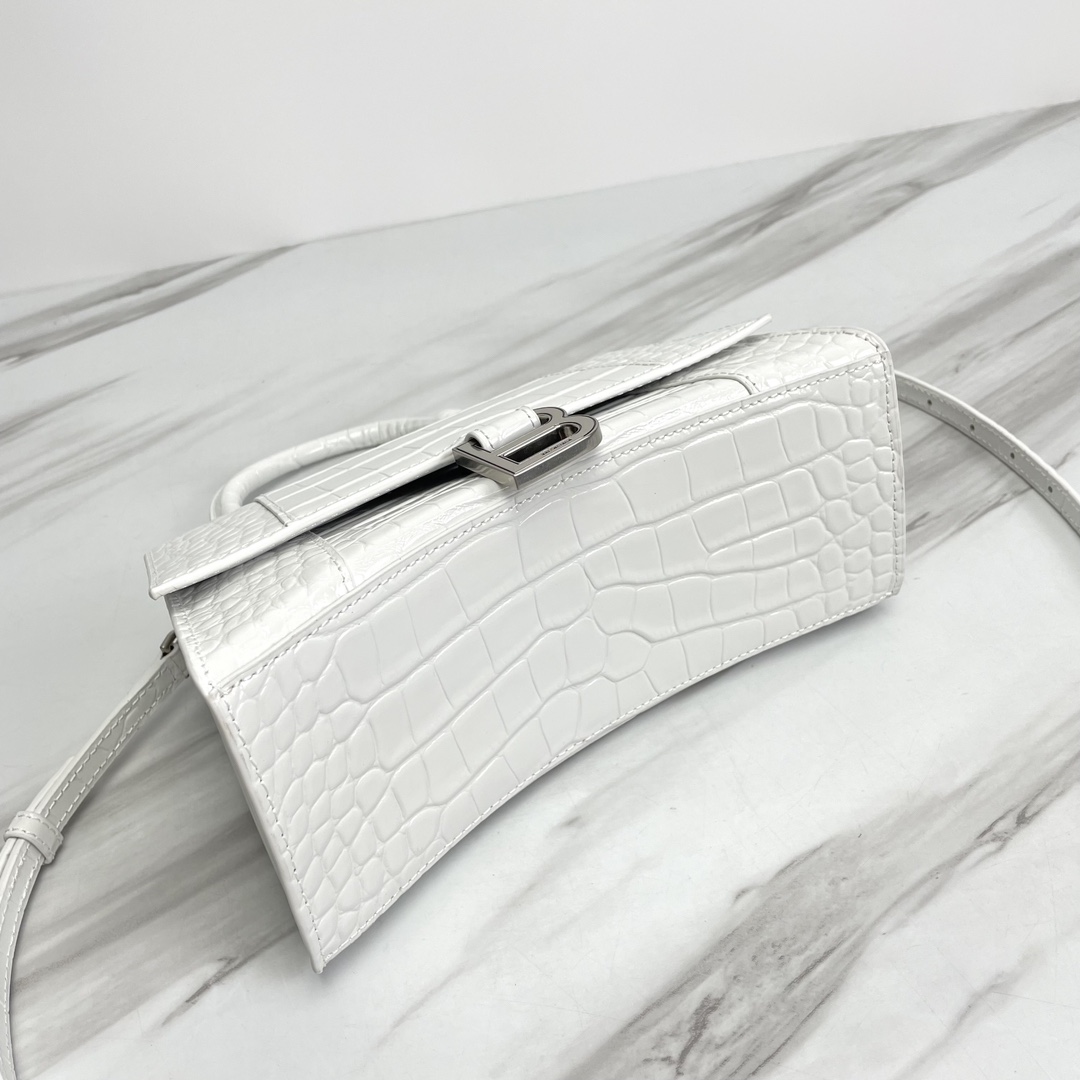 Balenciaga Luxury Designer Handbag Shoulder Bag in fine calfskin 3