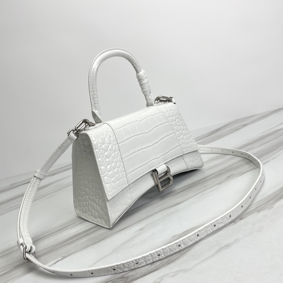 Balenciaga Luxury Designer Handbag Shoulder Bag in fine calfskin 2