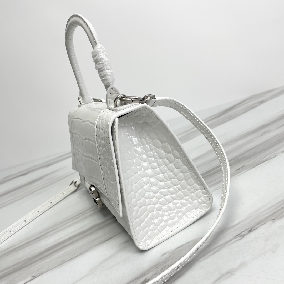 Balenciaga Luxury Designer Handbag Shoulder Bag in fine calfskin 4