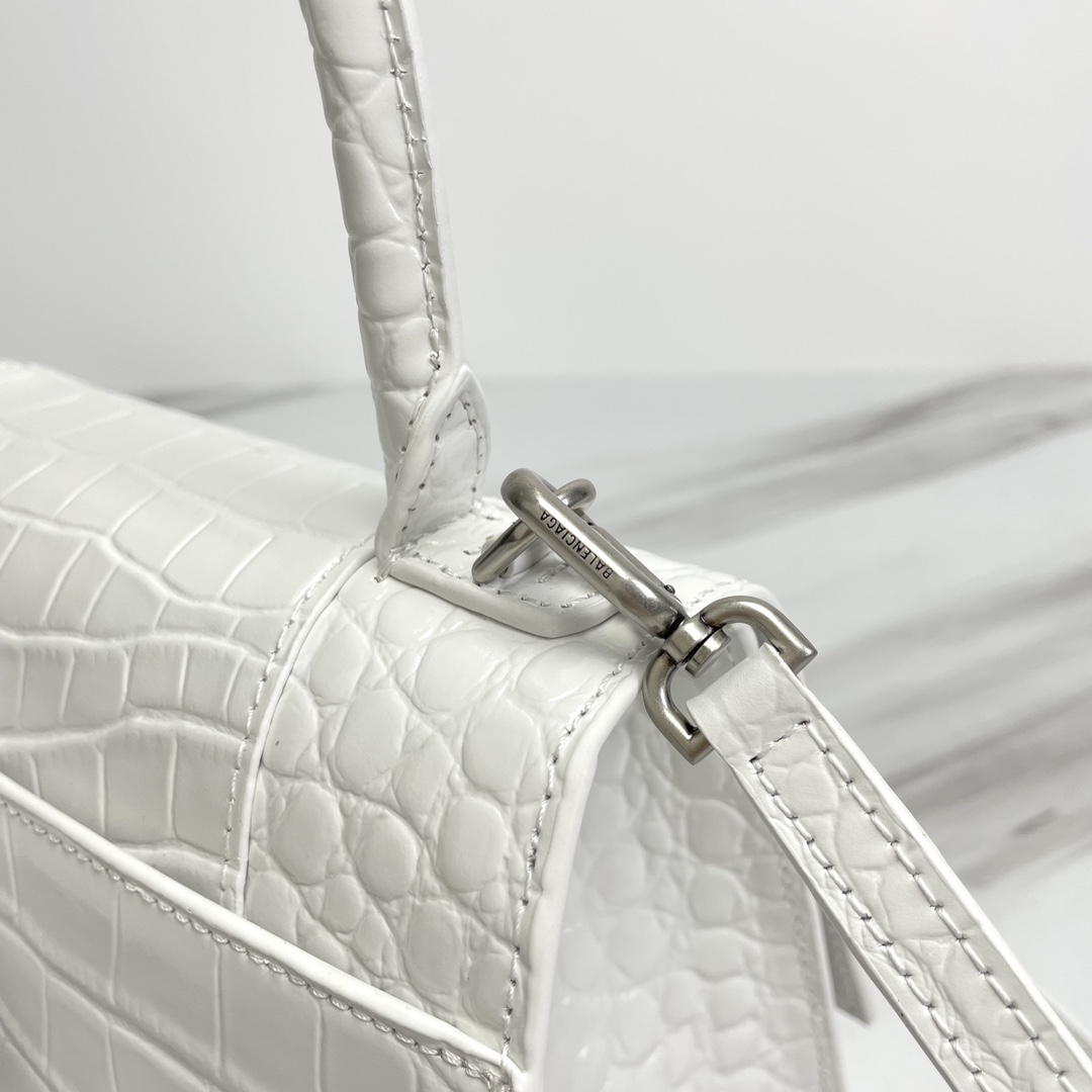 Balenciaga Luxury Designer Handbag Shoulder Bag in fine calfskin 5