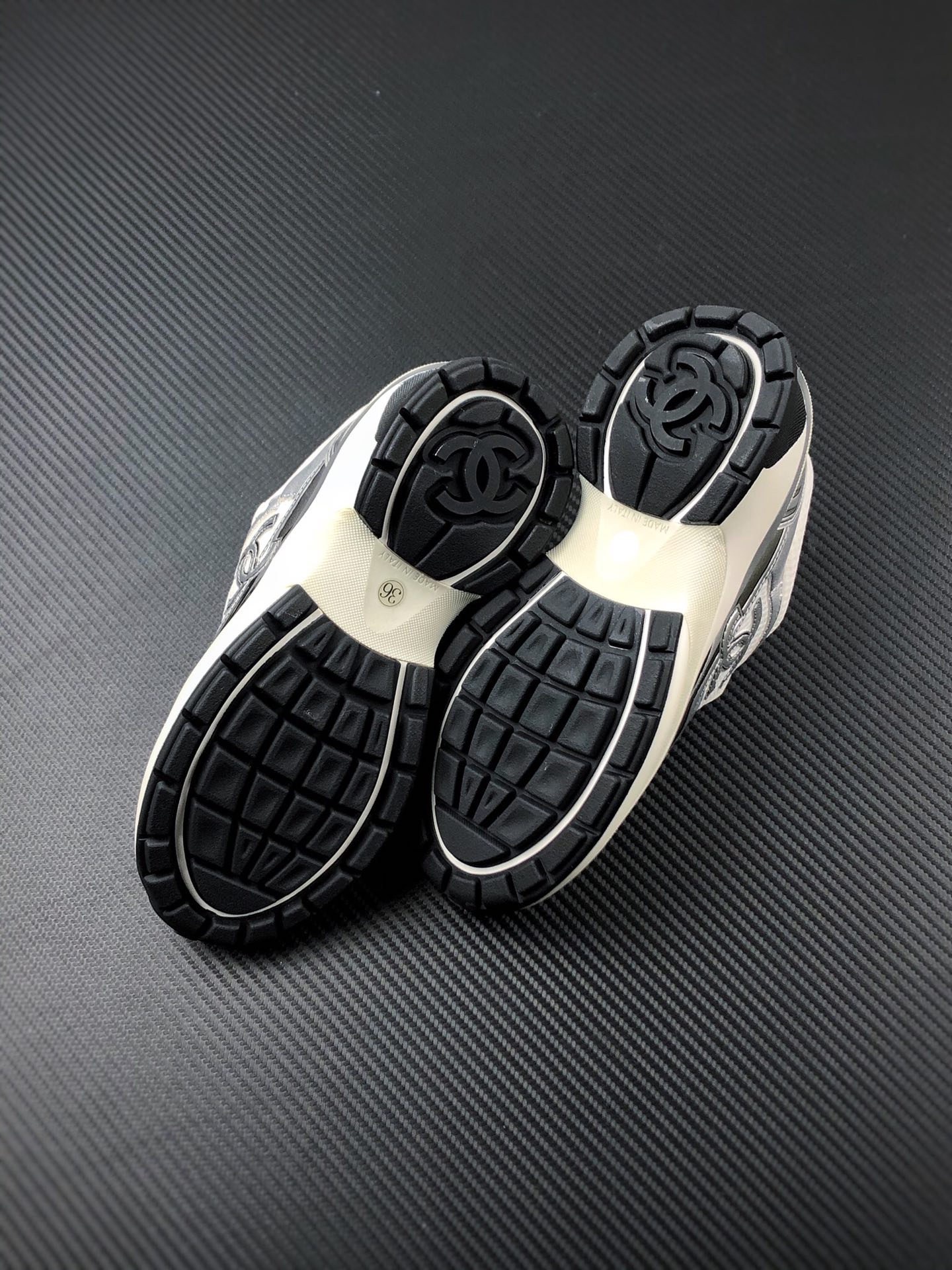 Chanel 23C Gold Horn Silver Horn King Metal Series French luxury brand Chanel Chanel 2023 Logo sneakers