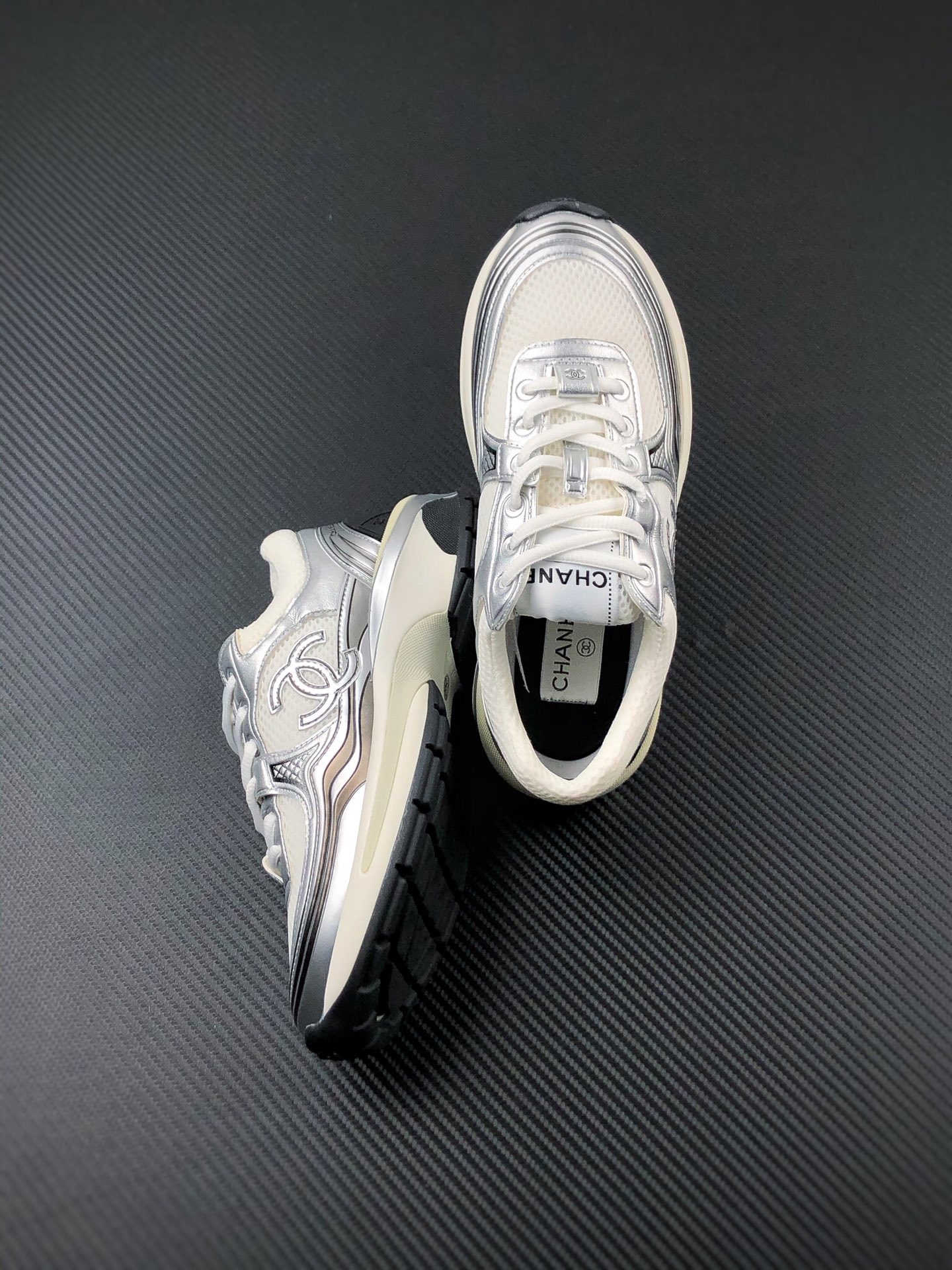 Chanel 23C Gold Horn Silver Horn King Metal Series French luxury brand Chanel Chanel 2023 Logo sneakers