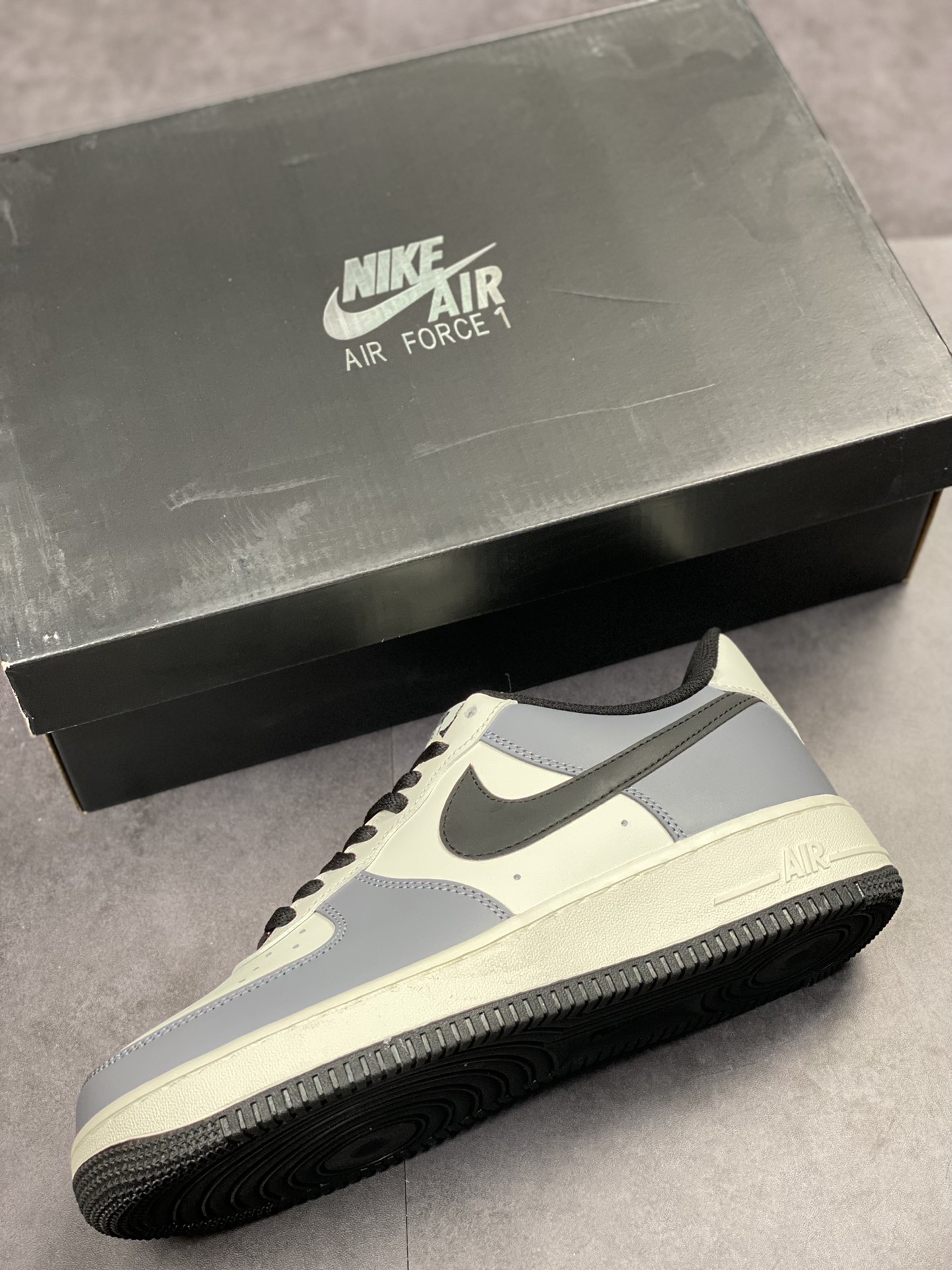 210 Nike Air Force 1 Low 07 米白碳灰黑 DD3063-608