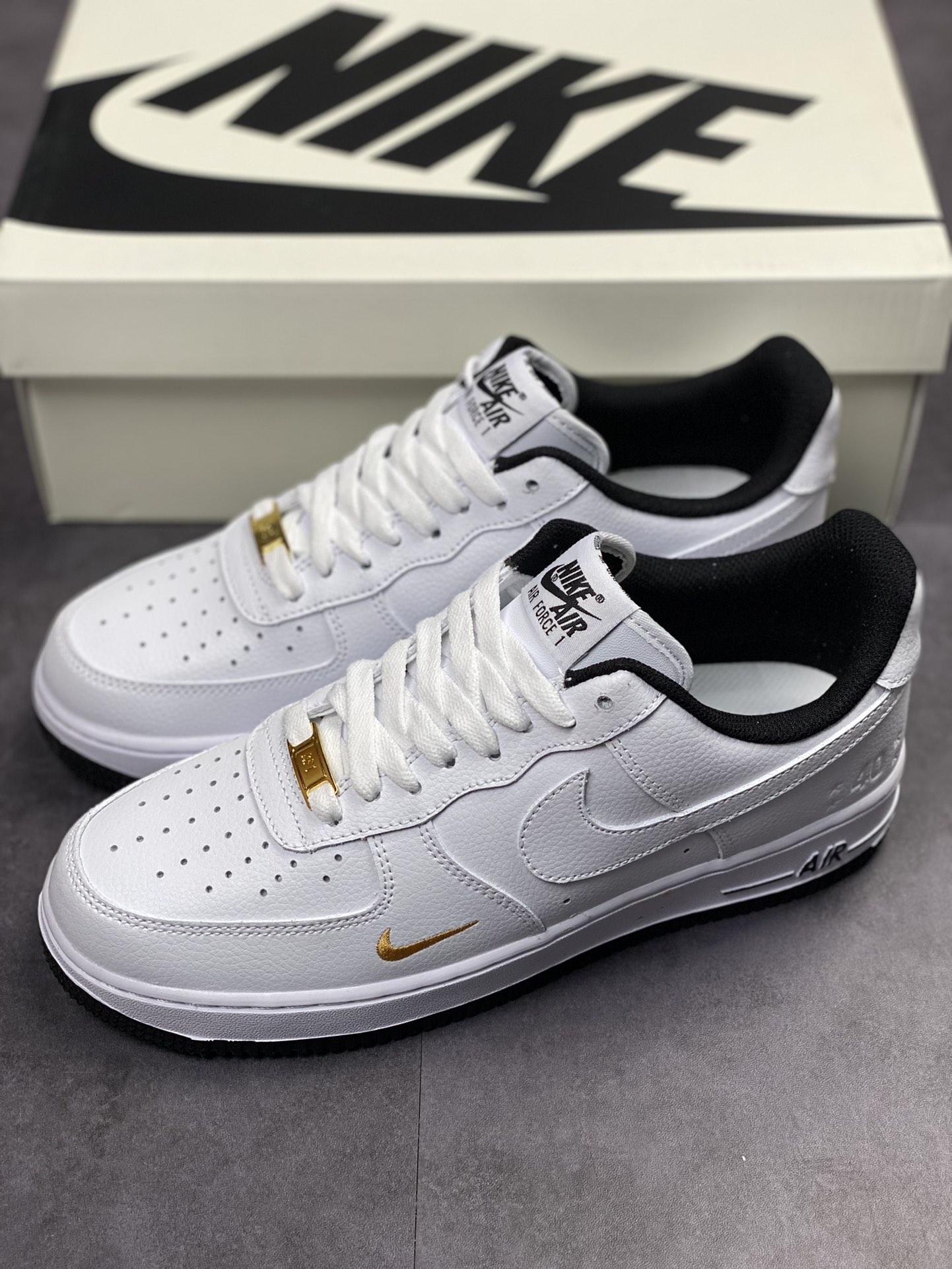 210 Nike Air Force 1 Low 07 周年白黑金小钩 DD1225-001