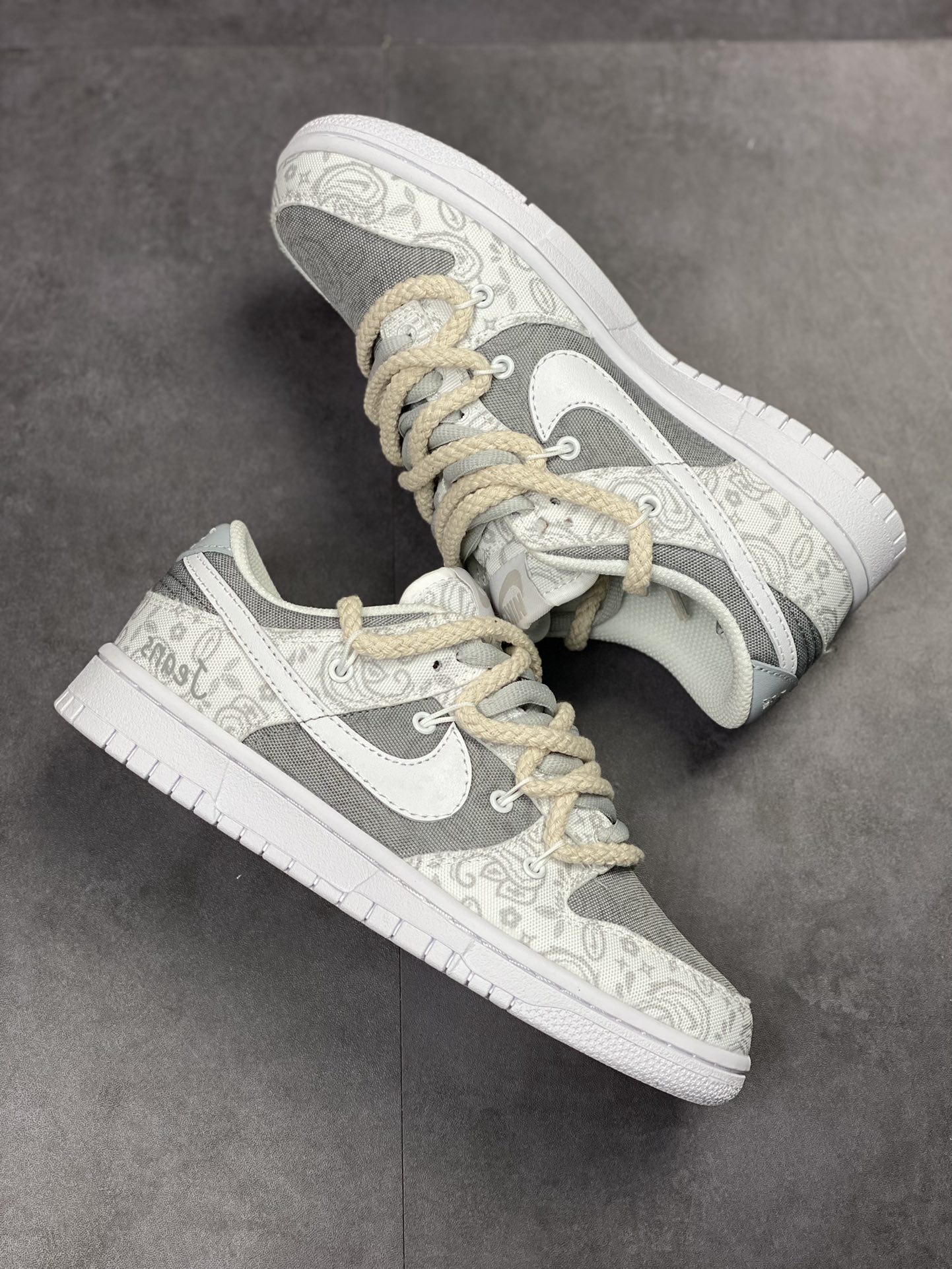 280 Nike SB Dunk Low 雾霾灰腰果花 牛仔帆布 DJ9955-100