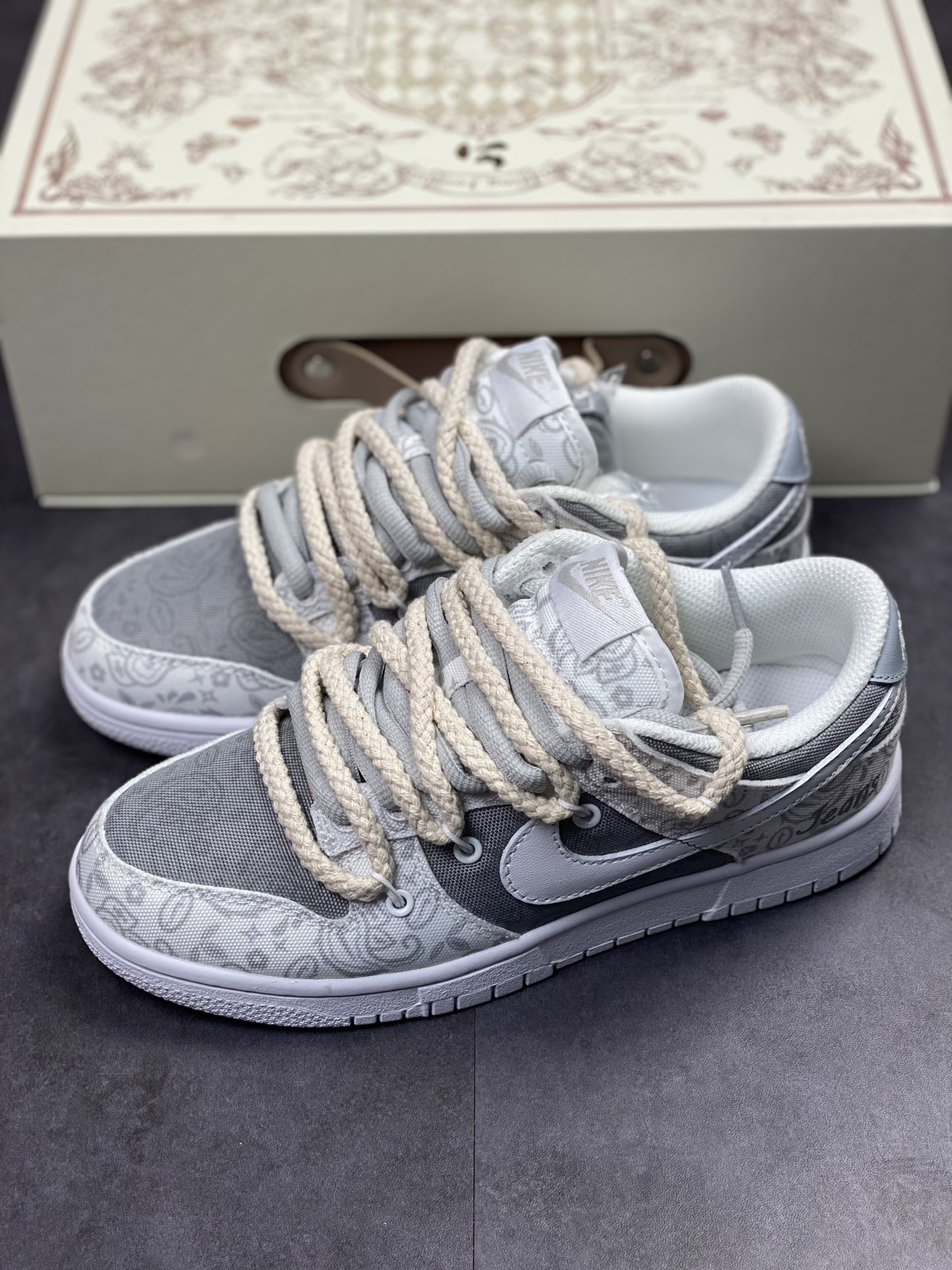280 Nike SB Dunk Low 雾霾灰腰果花 牛仔帆布 DJ9955-100