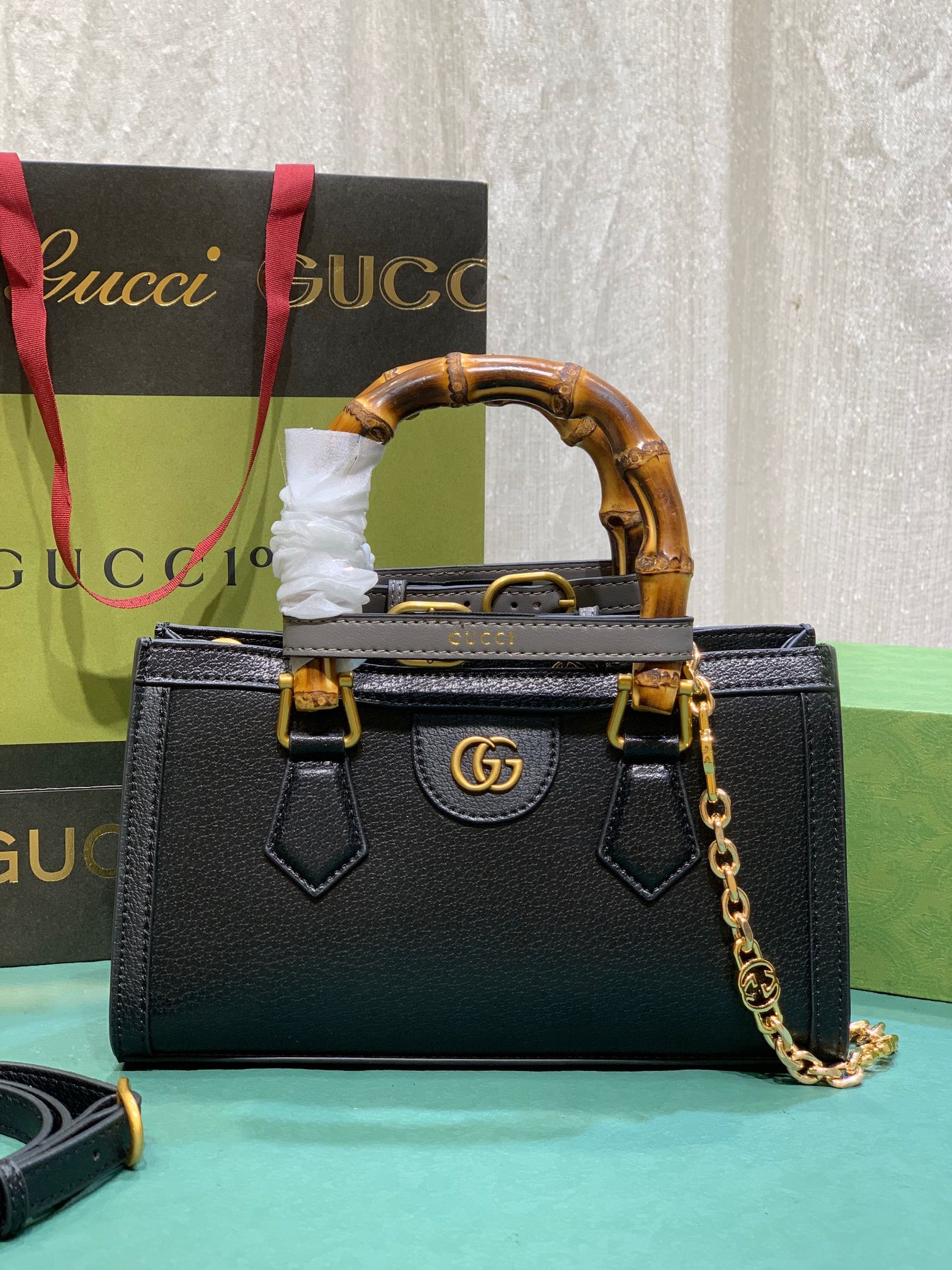 Gucci Diana Crossbody & Shoulder Bags Black Gold Pink