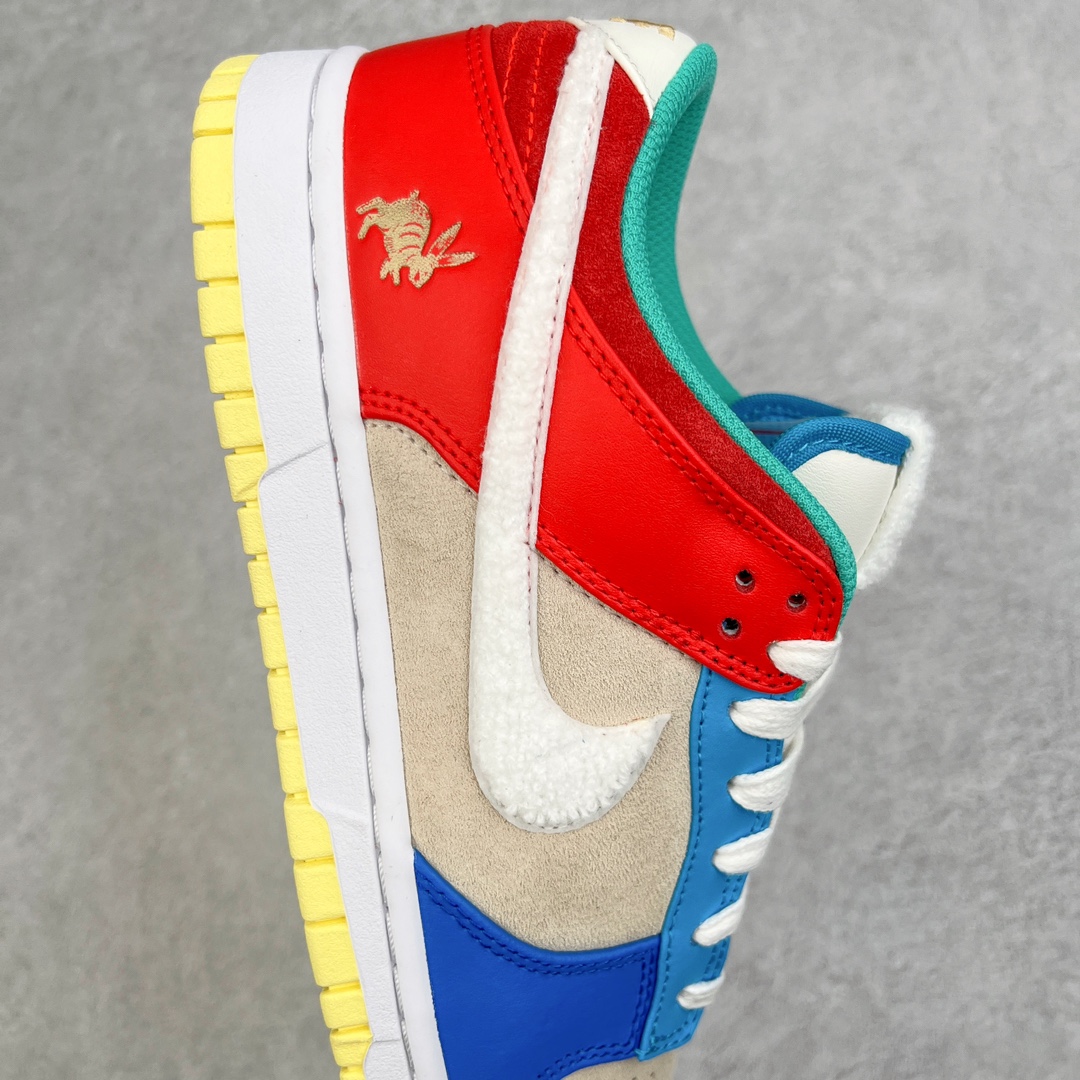 图片[6]-零售💰180 ＃G版福利特价‼NK SB Dunk Low\”Year of the Rabbit\” CNY中国年兔年北京限定 蓝米橙 FD4203-111 口碑大厂出品 品控大底版型不断改良更新 全套原纸板楦头开发 确保原汁原味 完美呈现DUNK版型 一比一鞋头弧度高度鞋身弧度 此版本只针对中端市场 皮料材质有所更替 其他数据细节工艺流程均保持一致 绝不口嗨 细节品控鞋型随意对比 独家私模官方第六代原厂航空铝磨具打磨大底 鞋头坡度极致还原 无解鞋型 原盒原配 圈内天花板工艺 原厂玻璃冲刀 超高清洁度 全鞋零毛边皮料切割 原厂中底布点胶 中底布拉帮走线遵循公司 SIZE：35.5 36 36.5 37.5 38 38.5 39 40 40.5 41 42 42.5 43 44 44.5 45 46 47.5 编码：by1936080-运动鞋