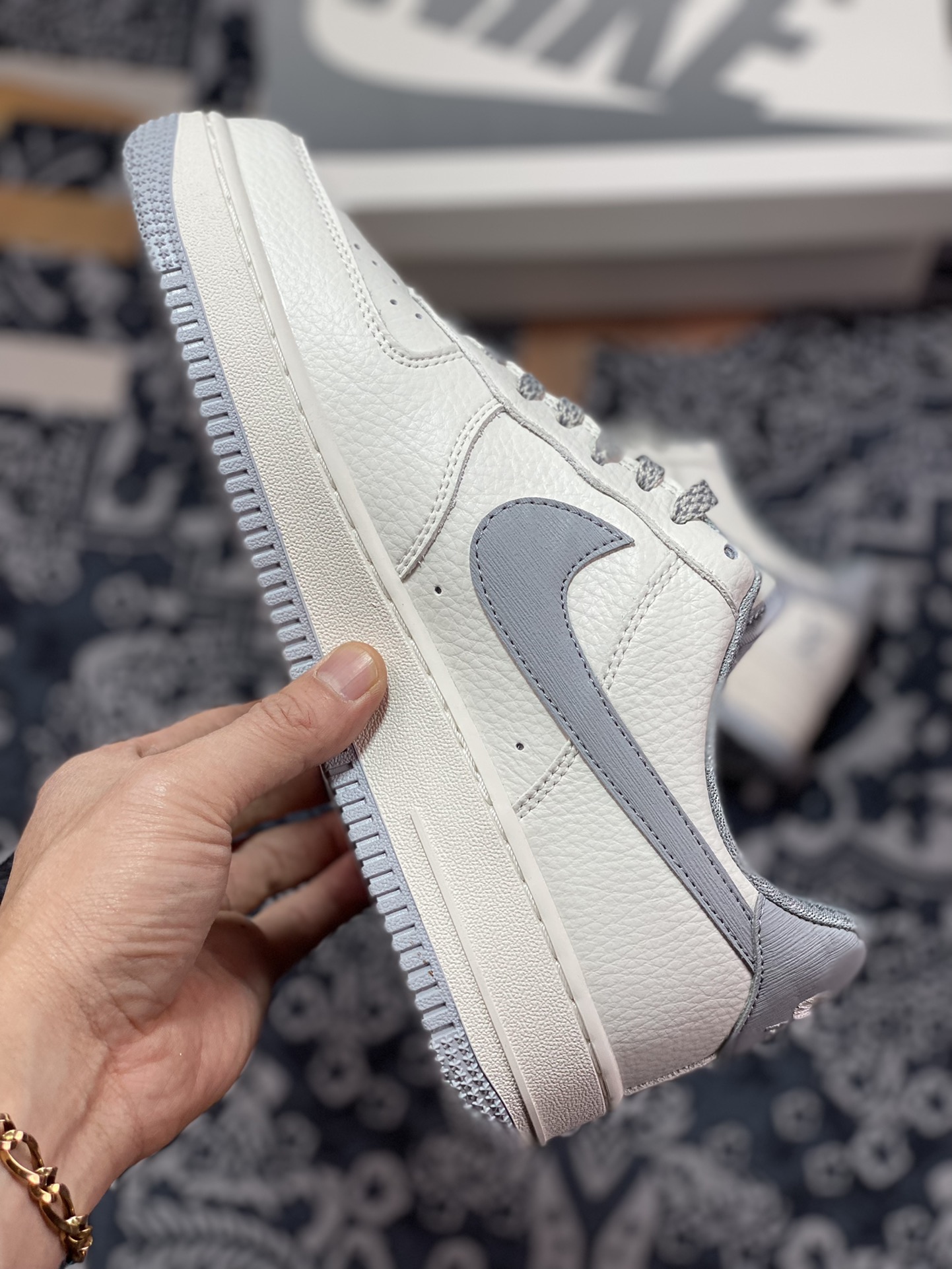 240 Louis Vuitton x Nike Air Force 1 07 LV8”Beige/Grey LV”空军一号NK6369-568