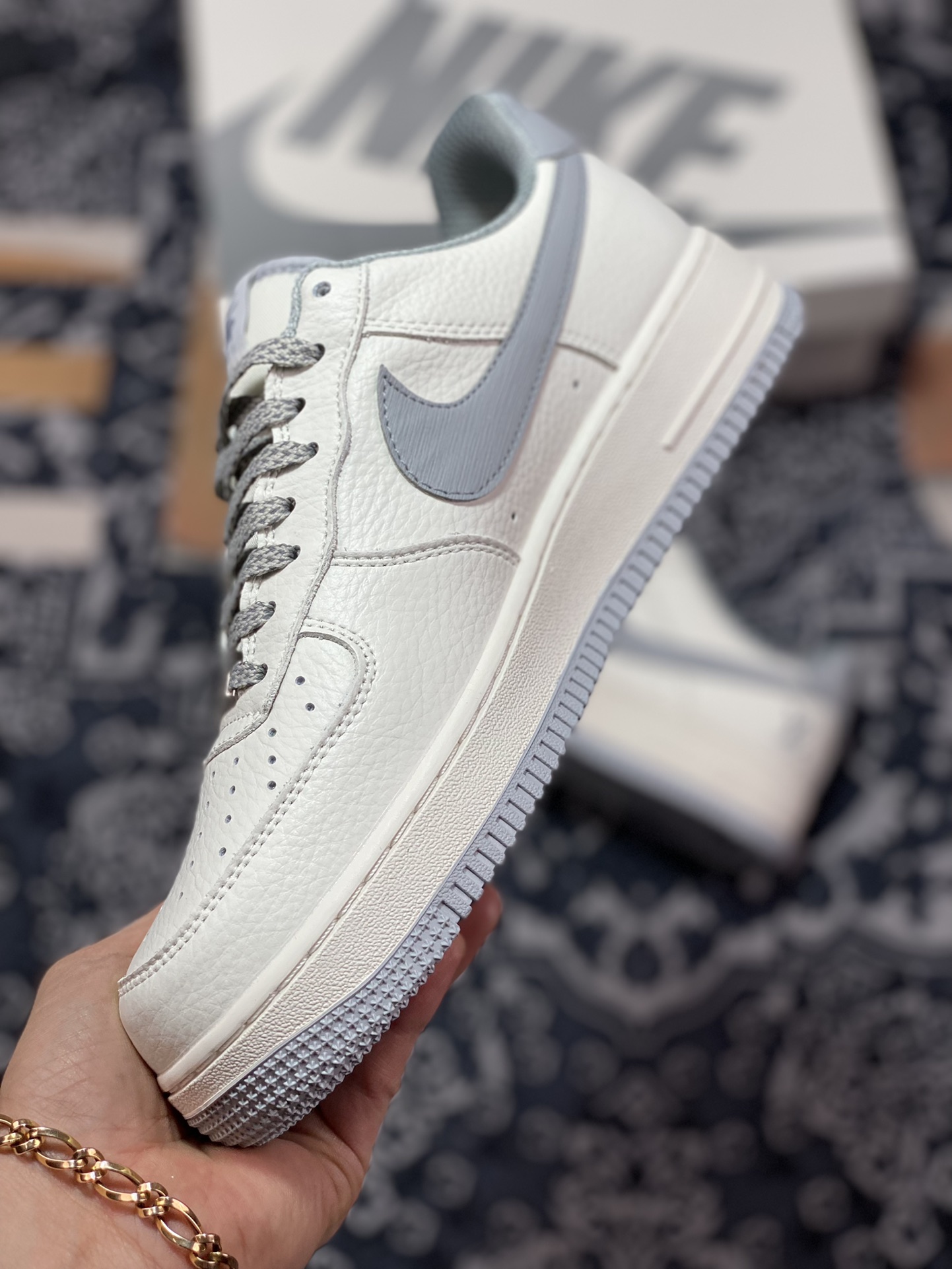 240 Louis Vuitton x Nike Air Force 1 07 LV8”Beige/Grey LV”空军一号NK6369-568