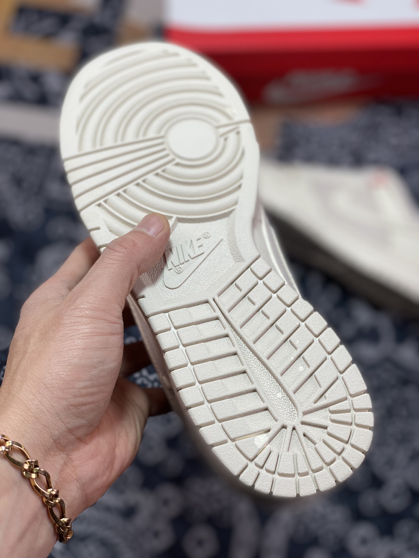 280 Nike SB Dunk Low”Light Orewood Brown”扣篮系列低帮休闲“帆布米白红十字绣”DV0834-100