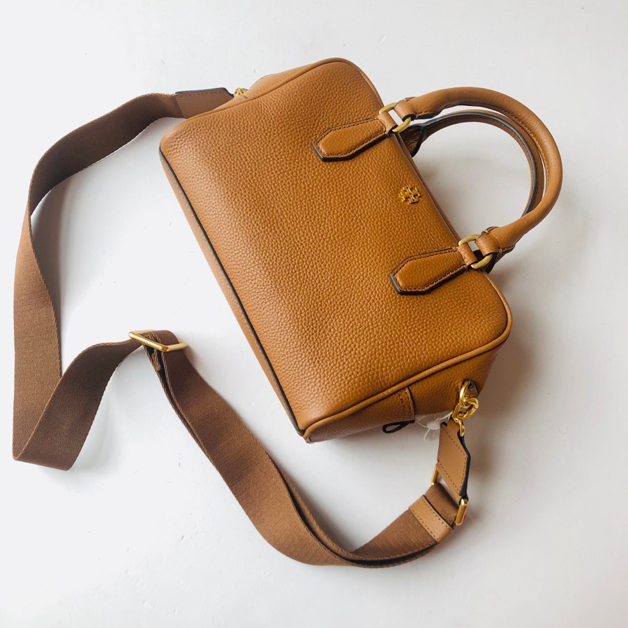 Tory Burch Tory Burch 2023新款Blake枕头包 荔枝纹牛皮 耐磨 容量大 肩带可调节