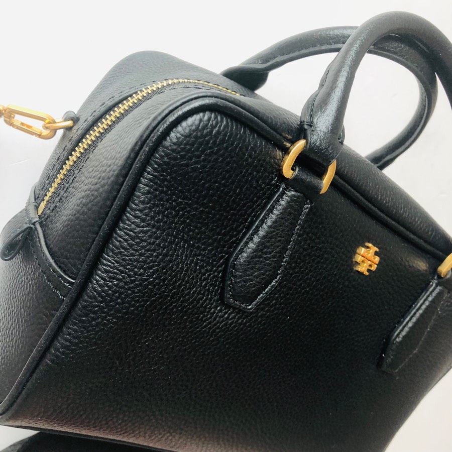 Tory Burch Tory Burch 2023新款Blake枕头包 荔枝纹牛皮 耐磨 容量大 肩带可调节