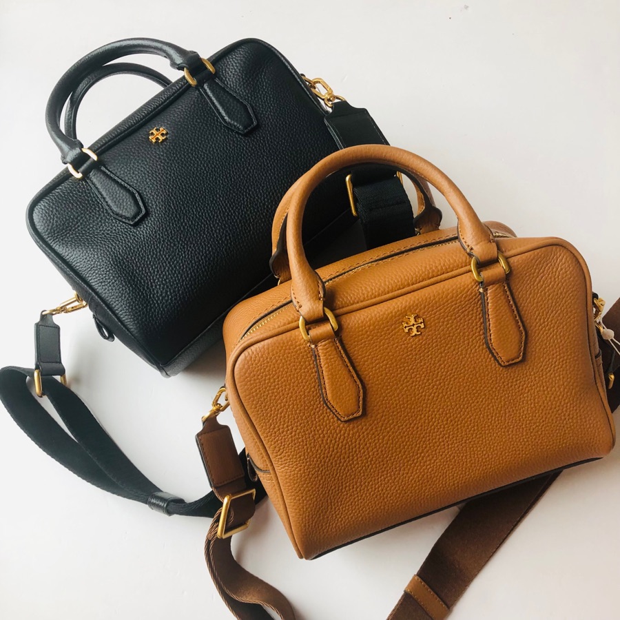 Tory Burch Tory Burch 2023新款Blake枕头包 荔枝纹牛皮 耐磨 容量大 肩带可调节