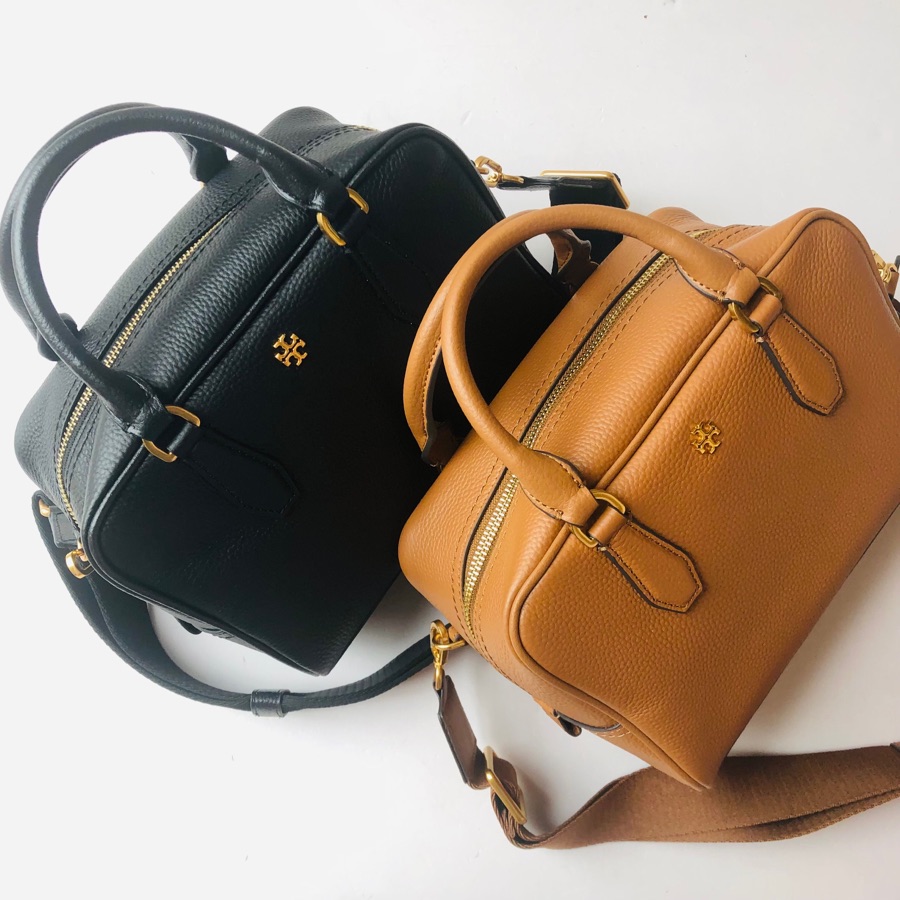 Tory Burch Tory Burch 2023新款Blake枕头包 荔枝纹牛皮 耐磨 容量大 肩带可调节