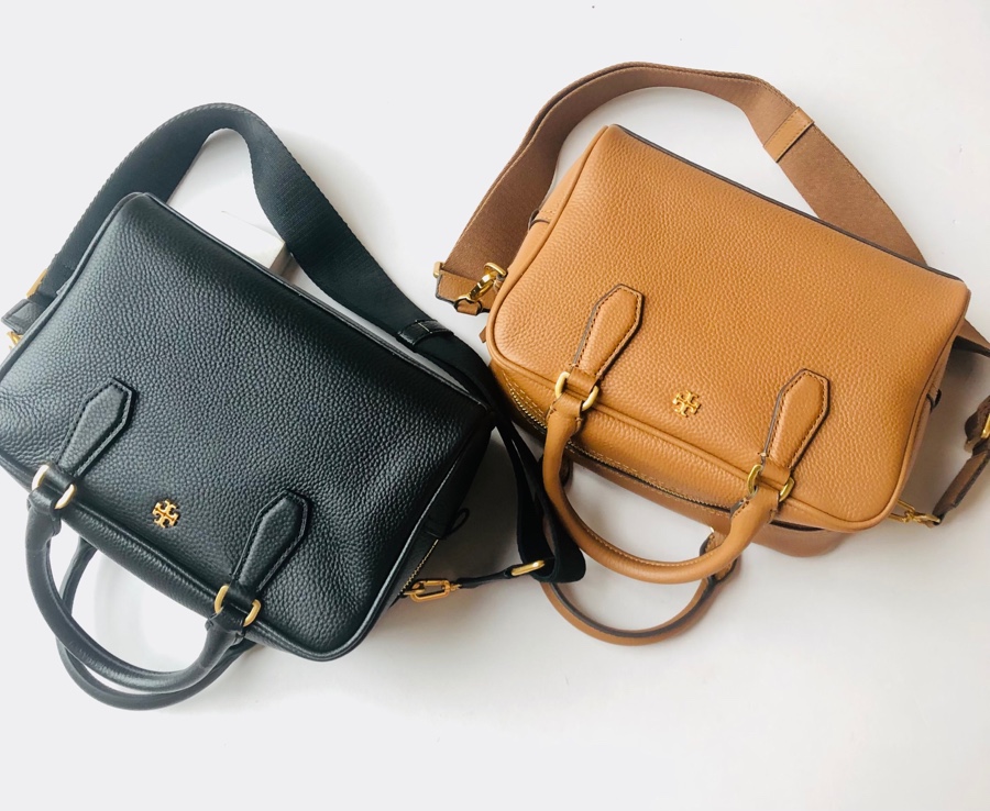 Tory Burch Tory Burch 2023新款Blake枕头包 荔枝纹牛皮 耐磨 容量大 肩带可调节
