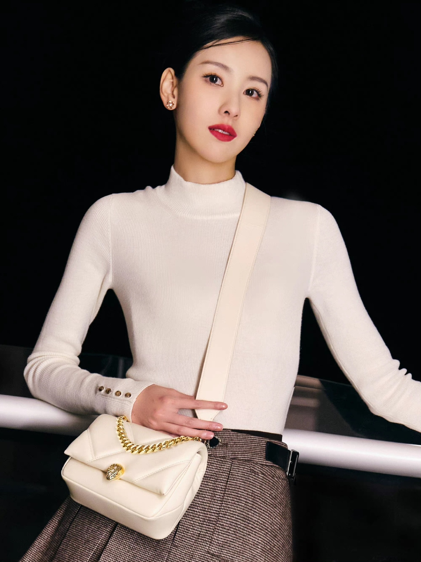 Bulgari Gentle and smart, showing off the gorgeous and dazzling style