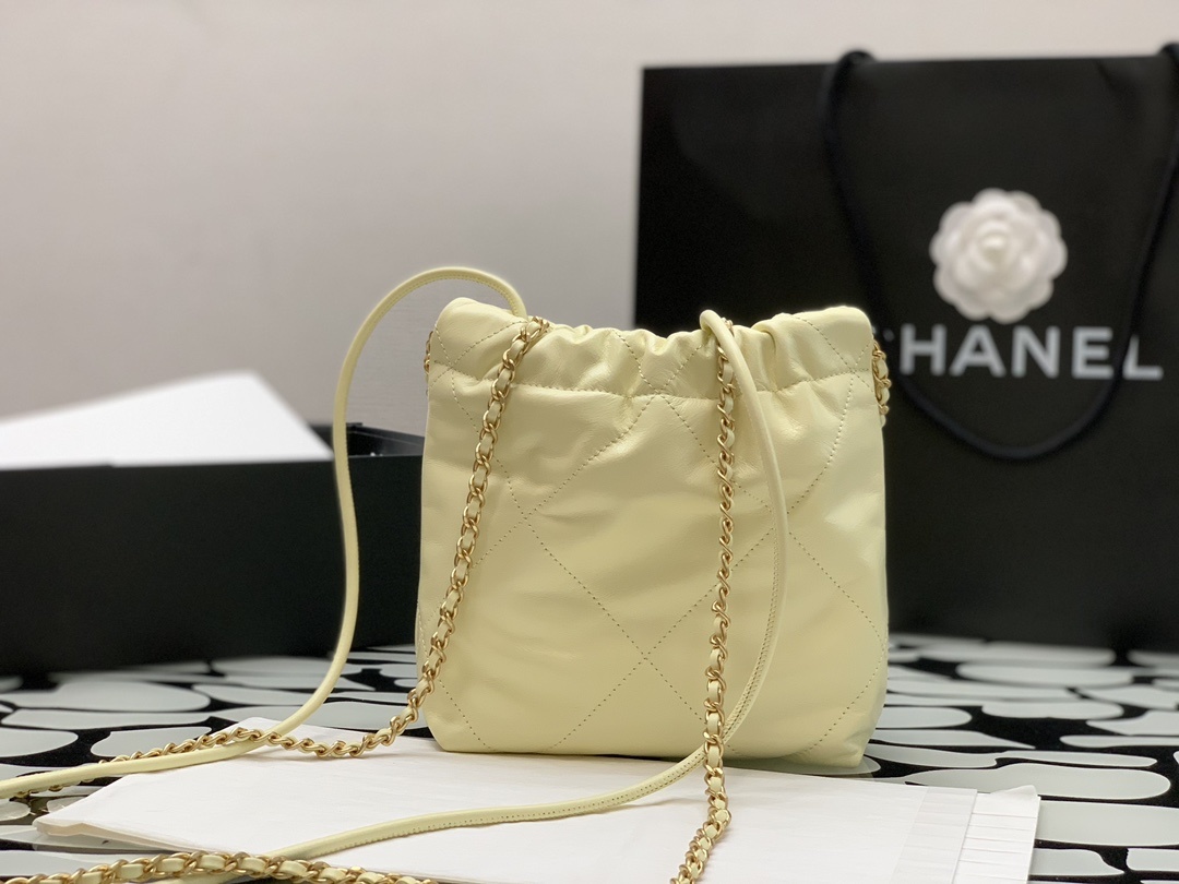 原厂皮现货23smini22bag️这是我这季里面最最最最最最最期待喜欢的一款了️火遍全网太绝了️一包难