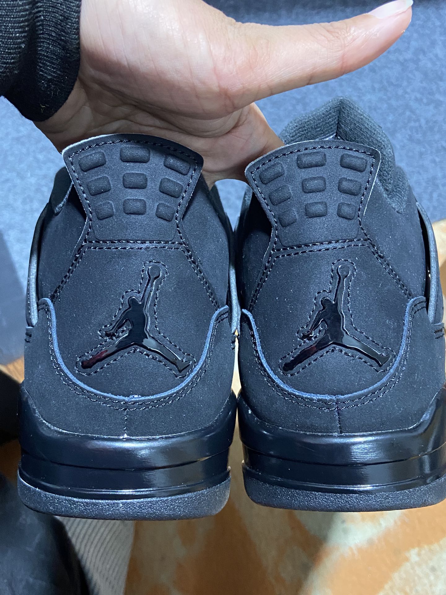 AJ4黑猫尺码41-46总裁R版出品