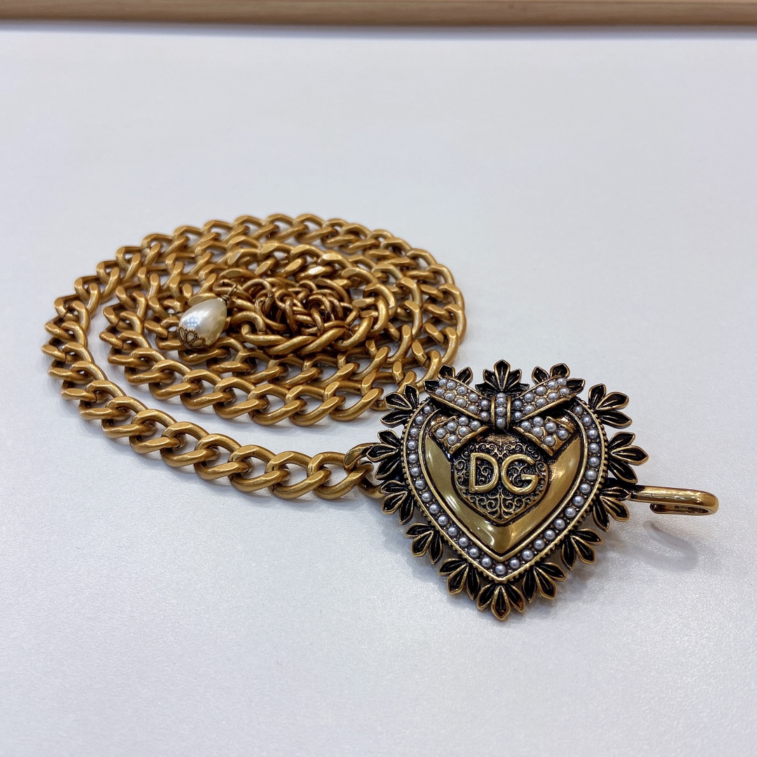D&G杜嘉.班纳全新的Devotio