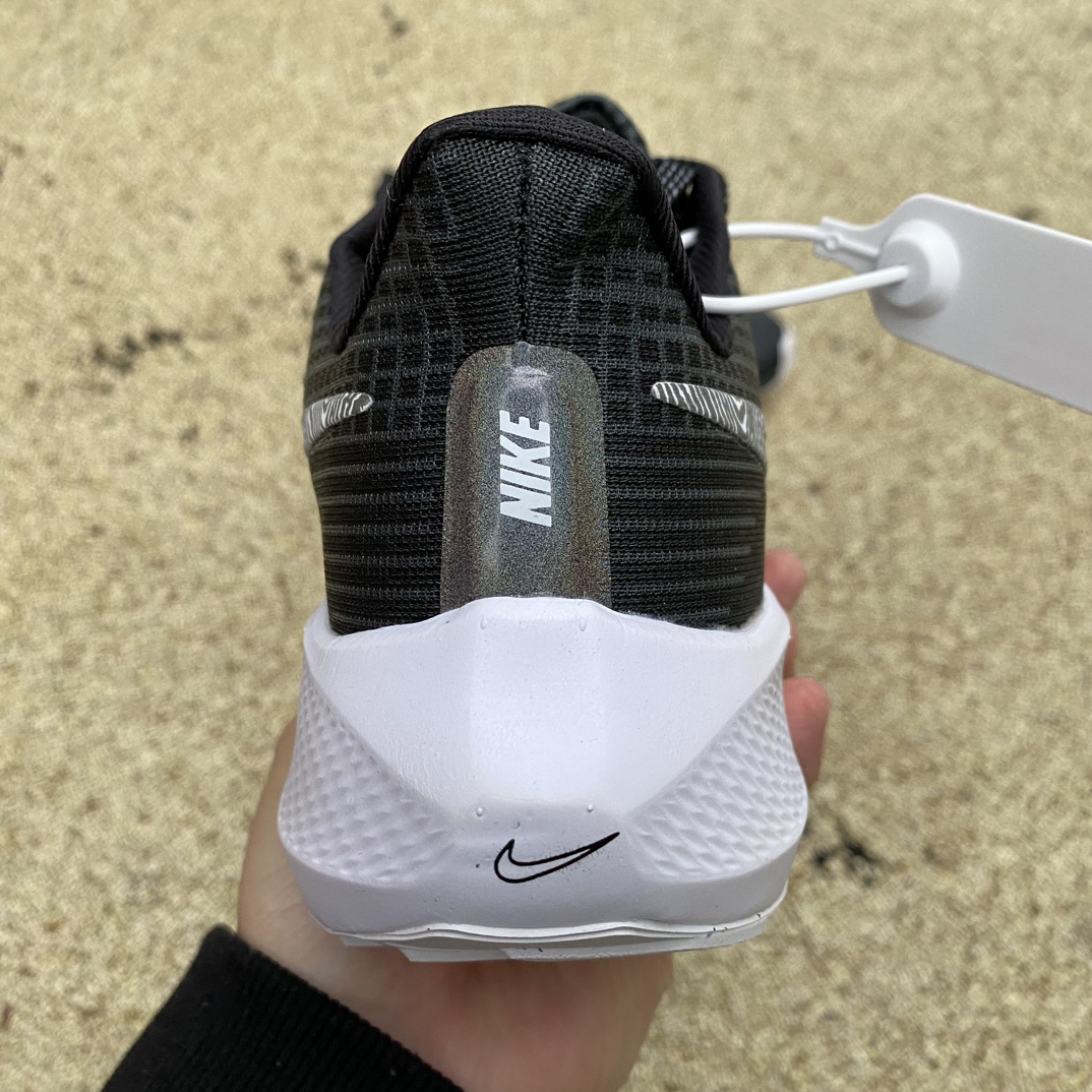 Nike飞马黑白尺码36-46nik