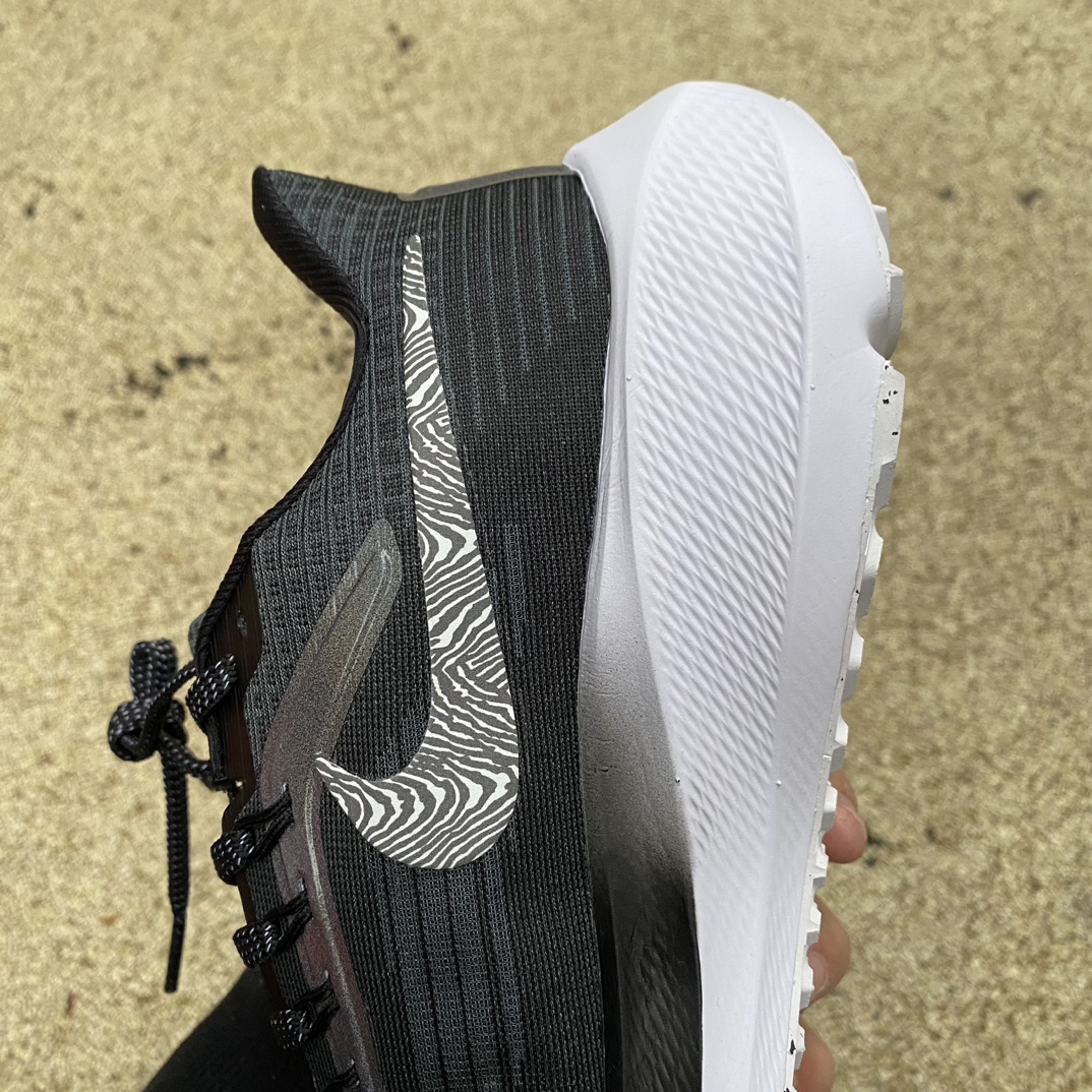 Nike飞马黑白尺码36-46nik