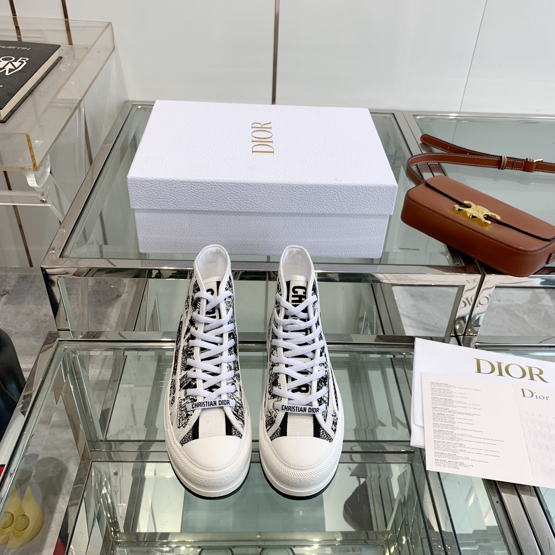 NO:165623,330 top version Dior classic versatile cloth shoes Original electric embroidered fabric   sheepskin lining Original cowhide footbed Original outsole Size 35-40, casual shoes/sports shoes, dior, dior, sneakers, cowhide, sheepskin19860909330顶级版本 Dior迪奥经典百搭布鞋 原版电绣面料 羊皮内里 原版牛皮垫脚 原版大底 尺码35-40,休闲鞋/运动鞋,dior,dior,sneakers,cowhide,sheepskin,Women's Shoes