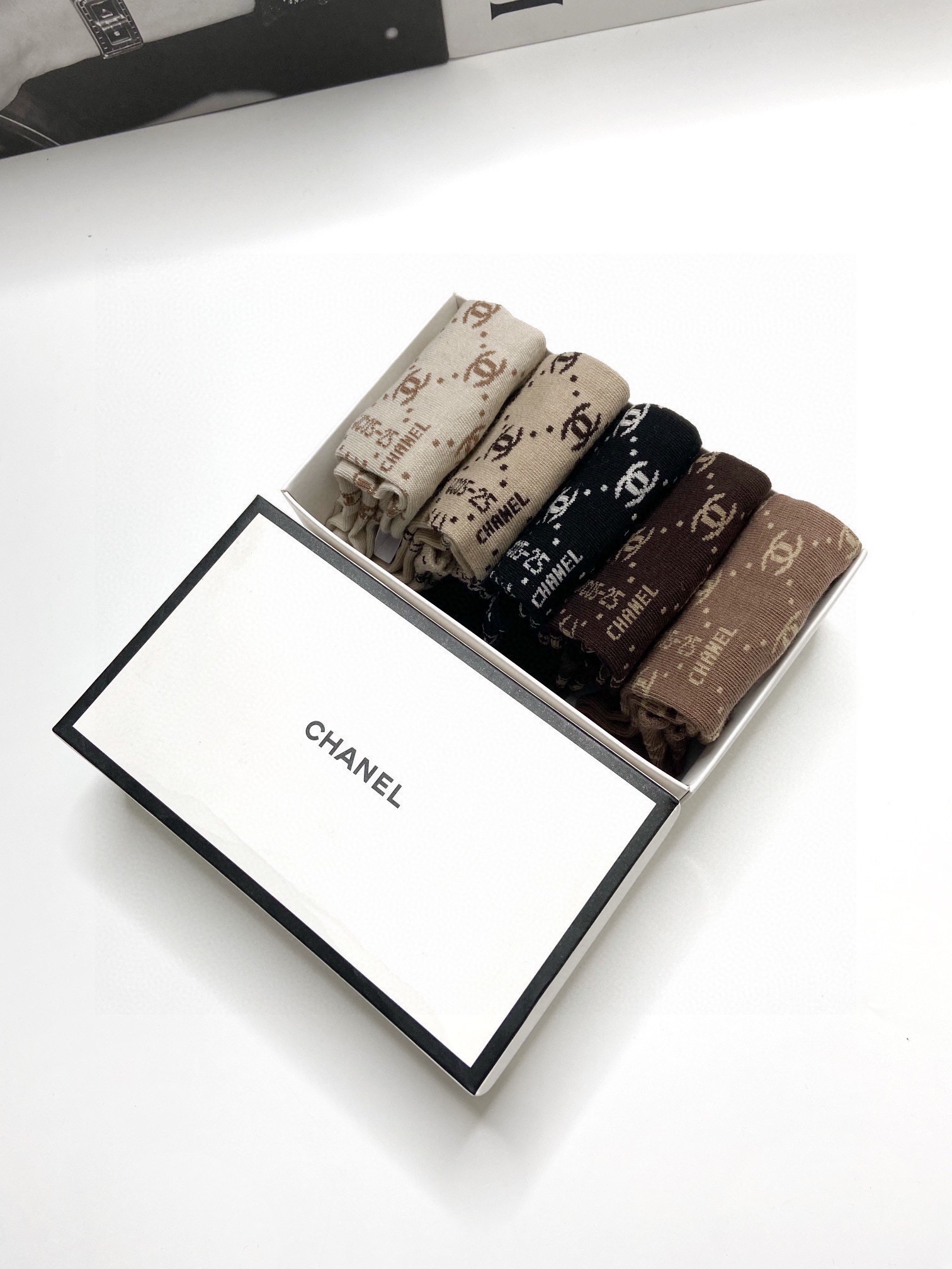 配包装一盒5双Chanel香奈儿经典