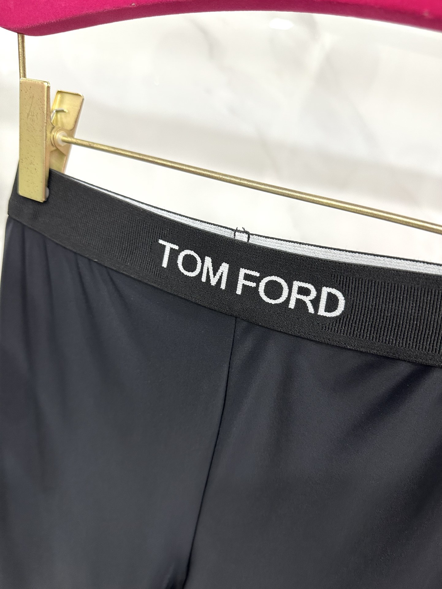 SML，¥
Tom for*最新款心心念的运动套装 舒适亲肤 面料高密度 有质感！🖤 💖非常的百搭~~ 