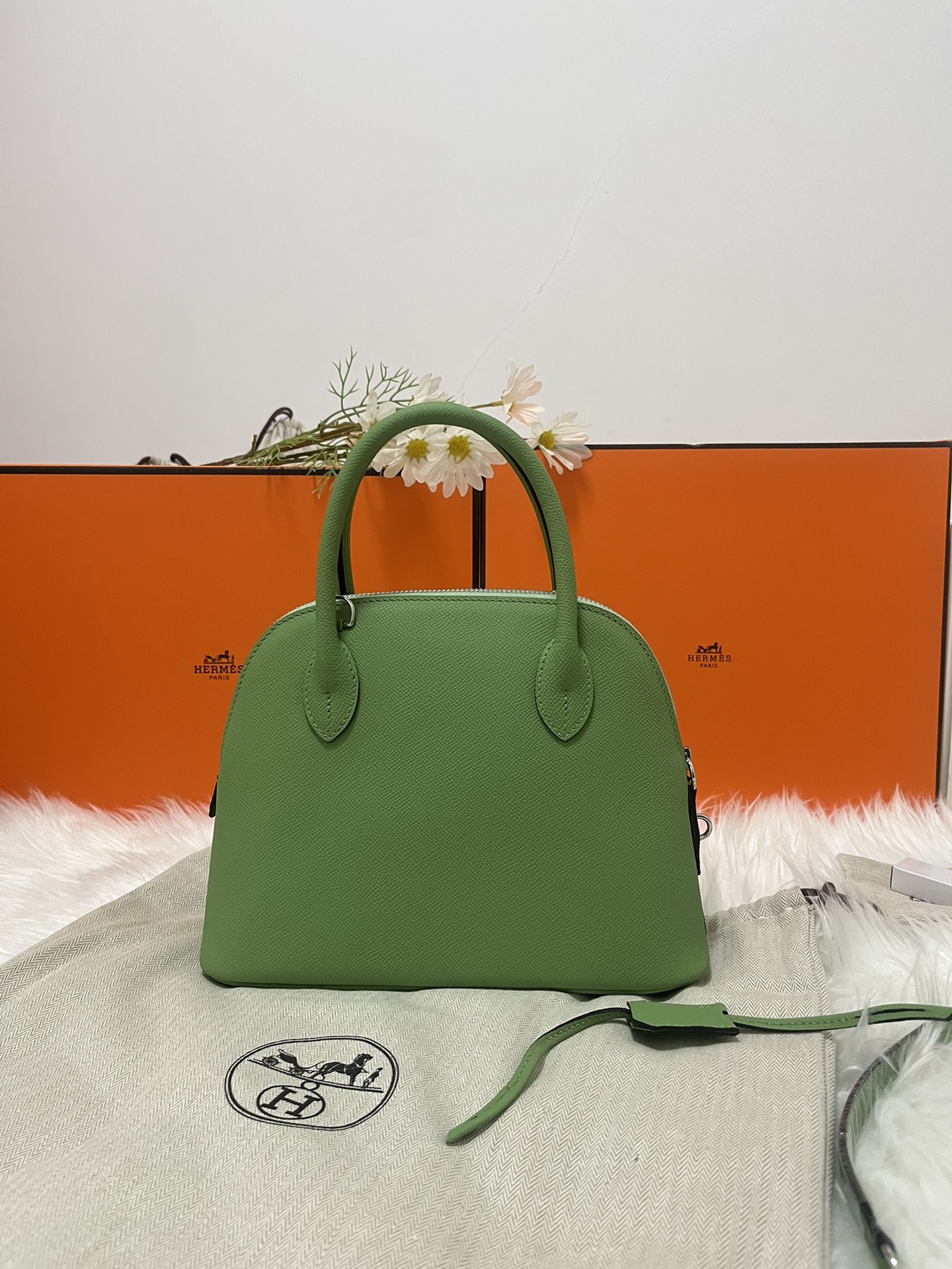 Personalizado: Bolide 25cm, verde aguacate, hebilla plateada, piel epsom, pedido del cliente, foto real