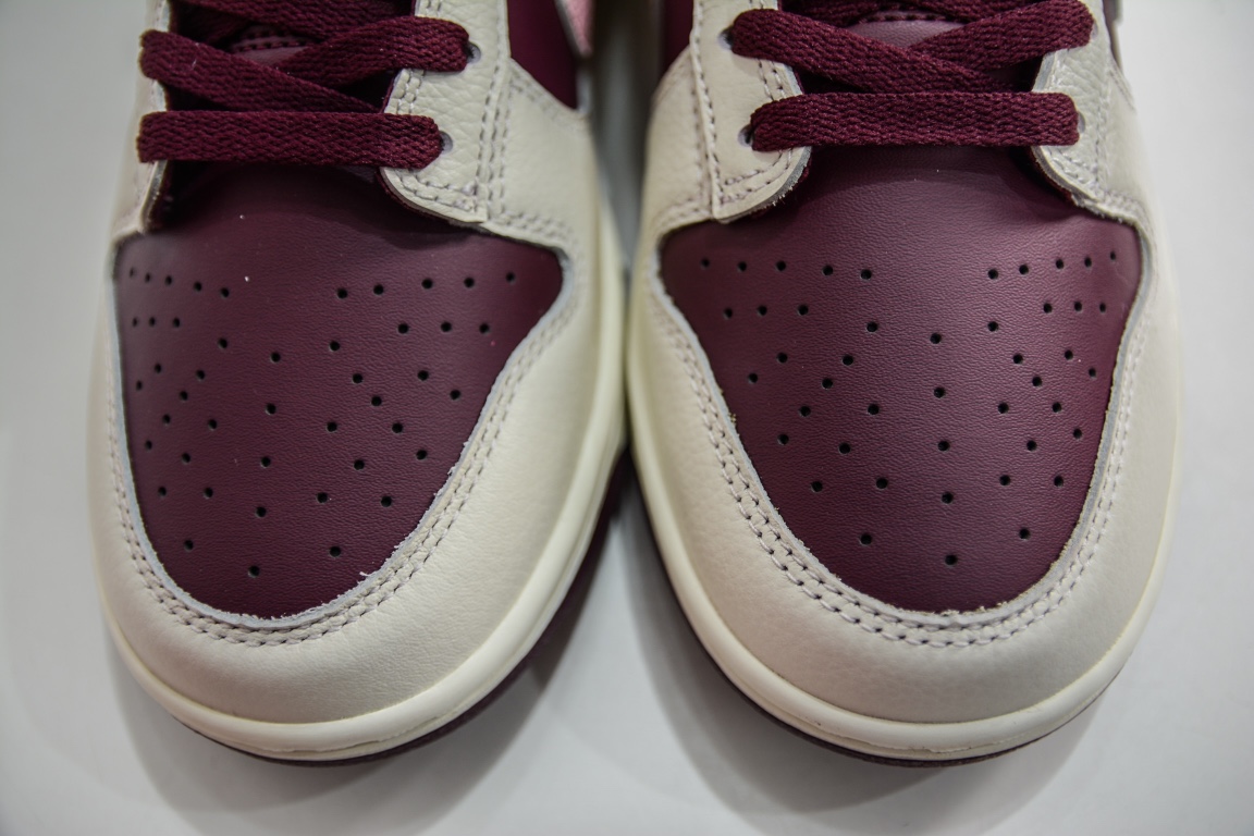 280 Nike SB Dunk Low Dunk “粉勾”白酒红 DR9705-100