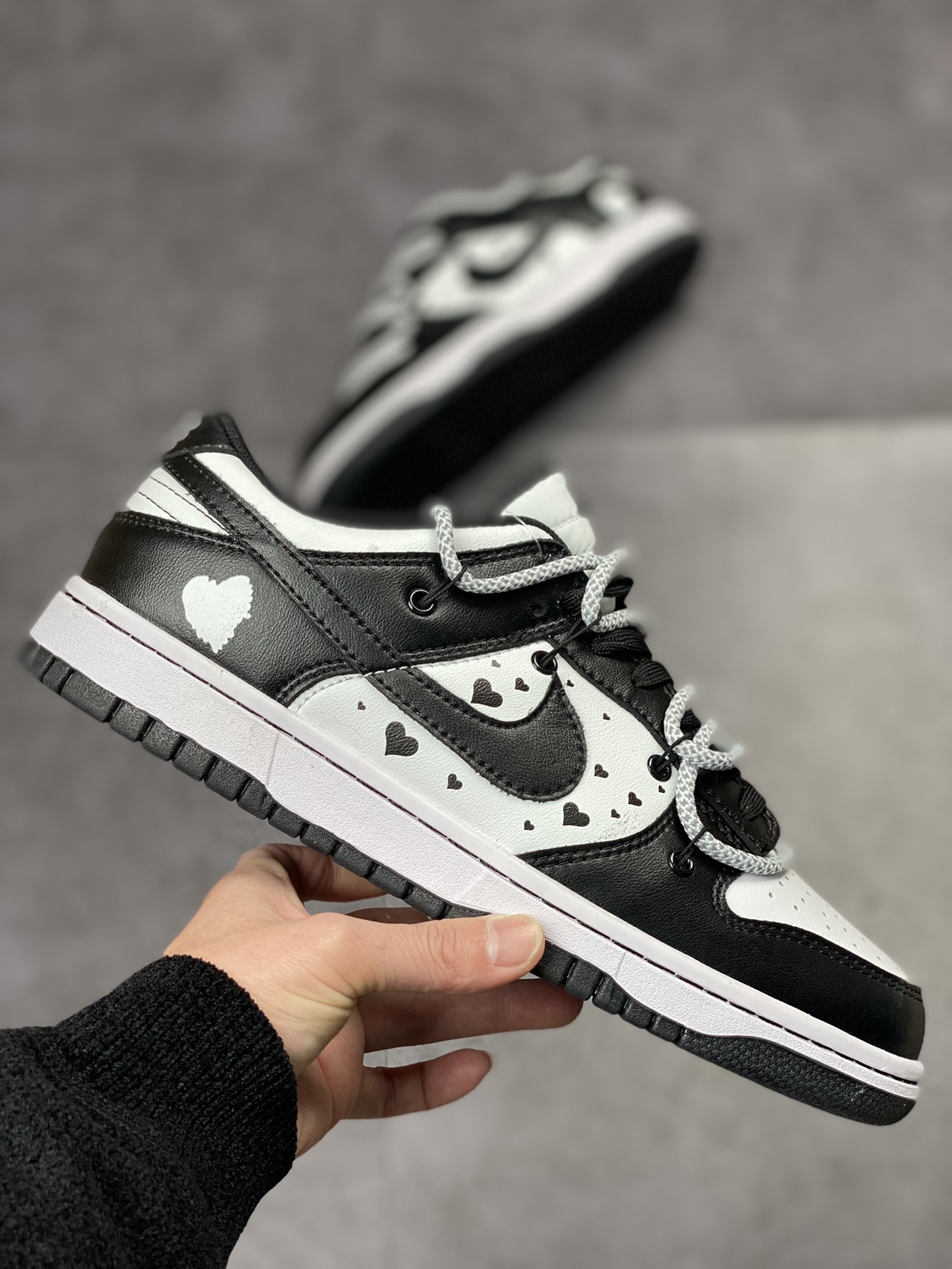 180 Nike SB Dunk Low 黑白爱心情人节绑绳DD1503-106