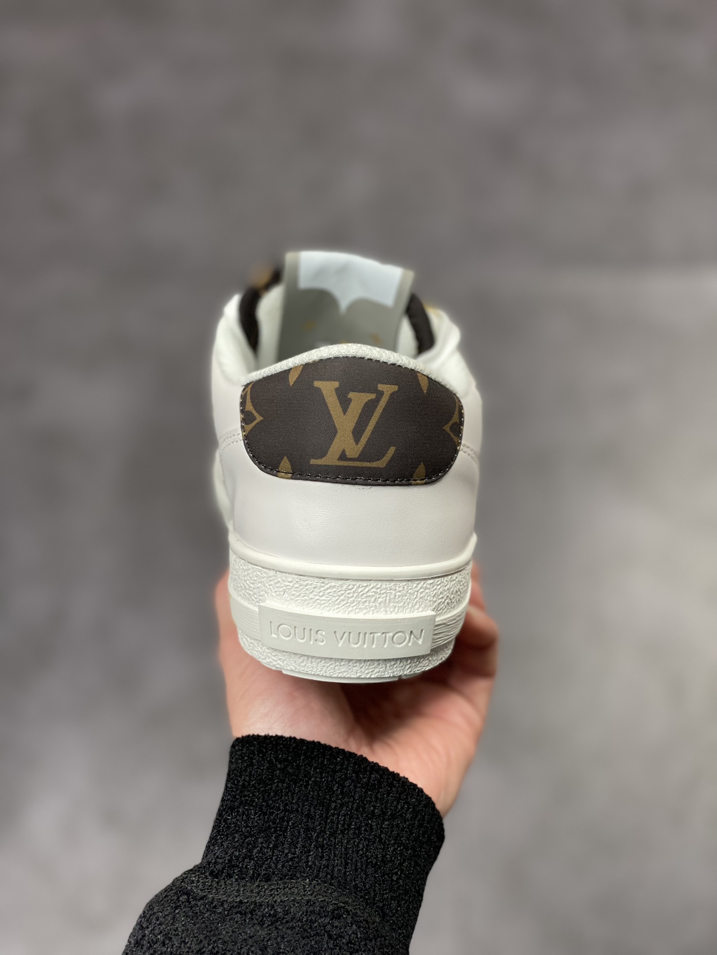 LV Charlie low-top casual sports sneakers series