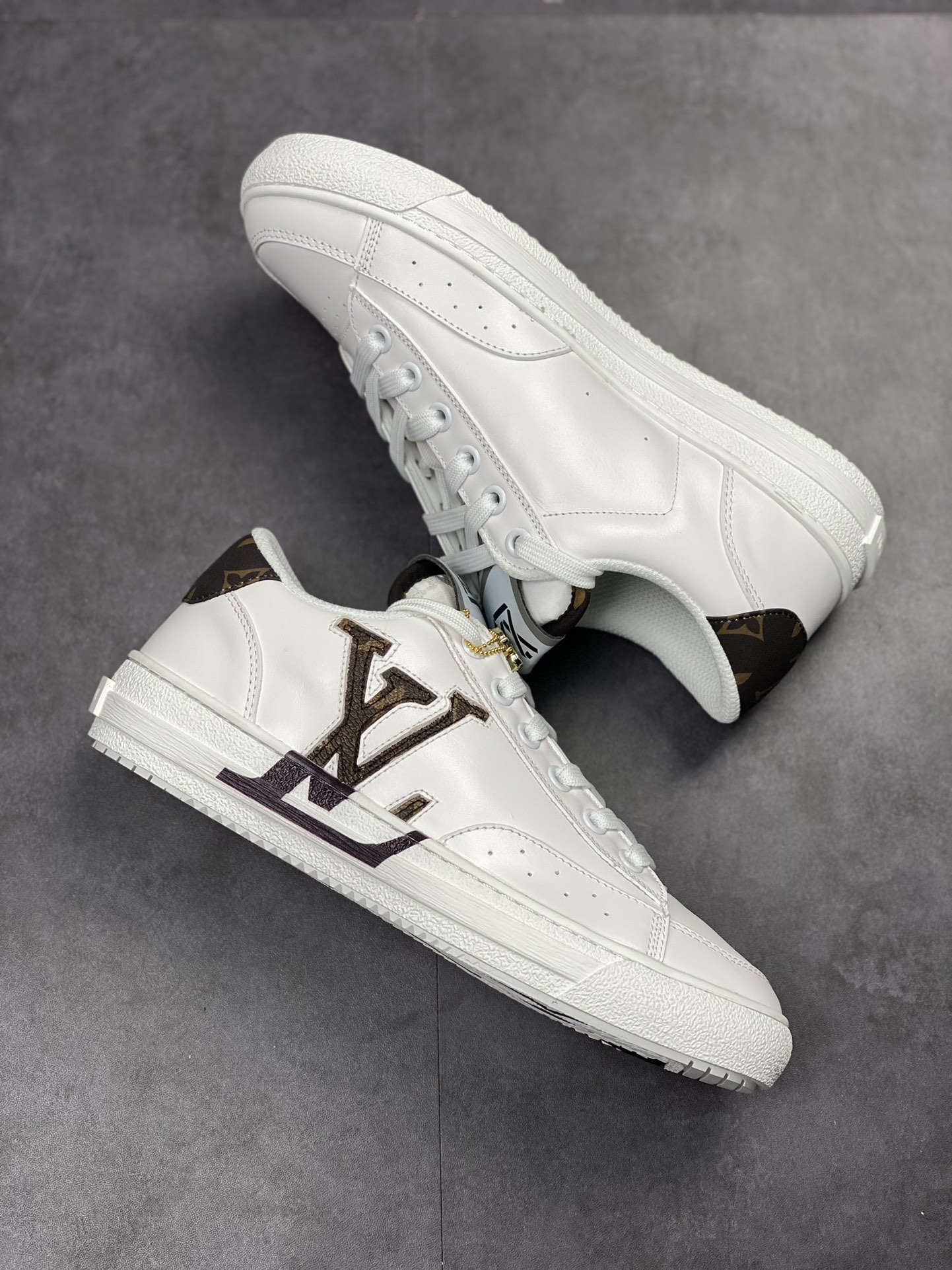 LV Charlie low-top casual sports sneakers series